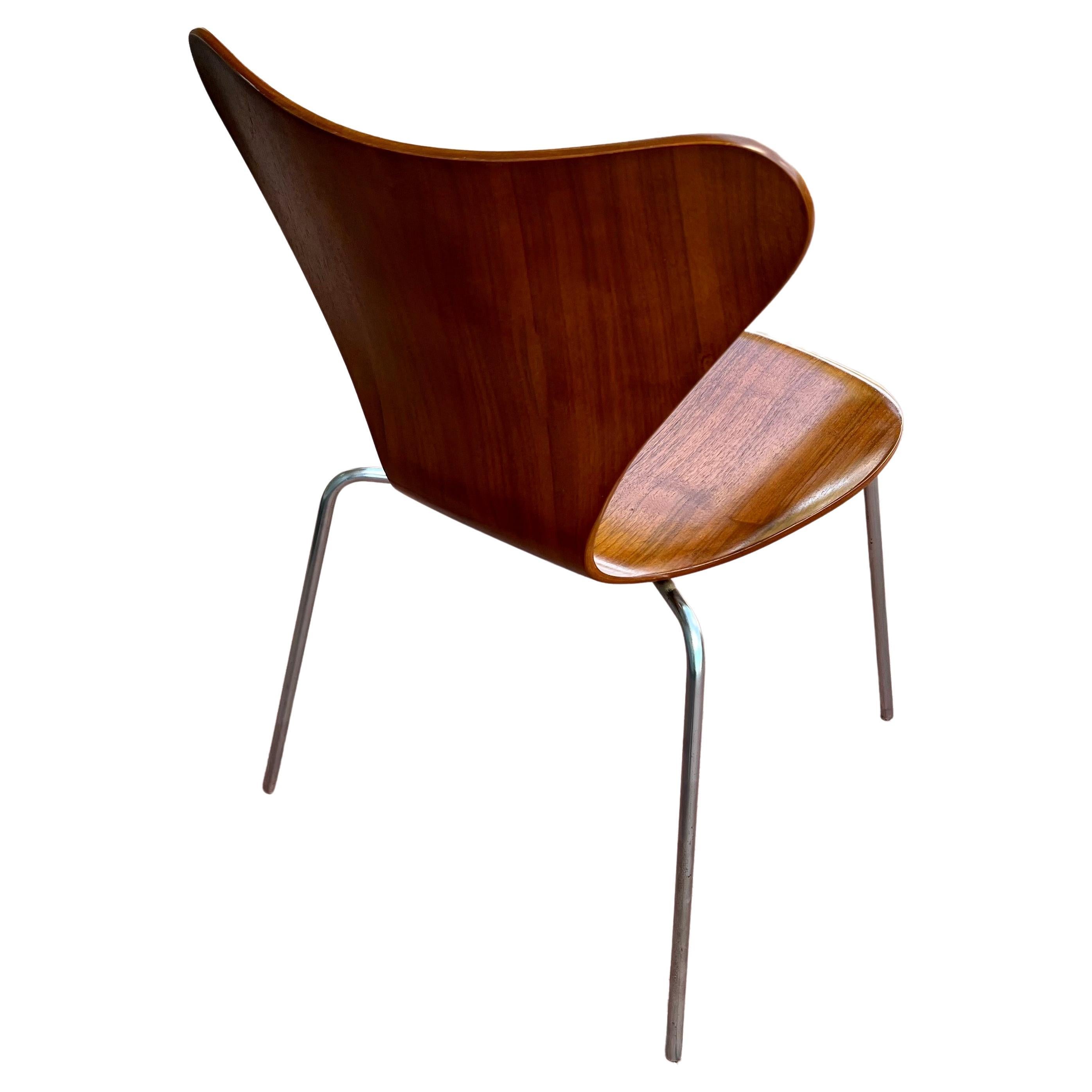 Dänischer moderner seltener Serie 7 Stuhl von Arne Jacobsen, 1st Ed. Teakholz Fritz Hansen im Zustand „Gut“ im Angebot in San Diego, CA