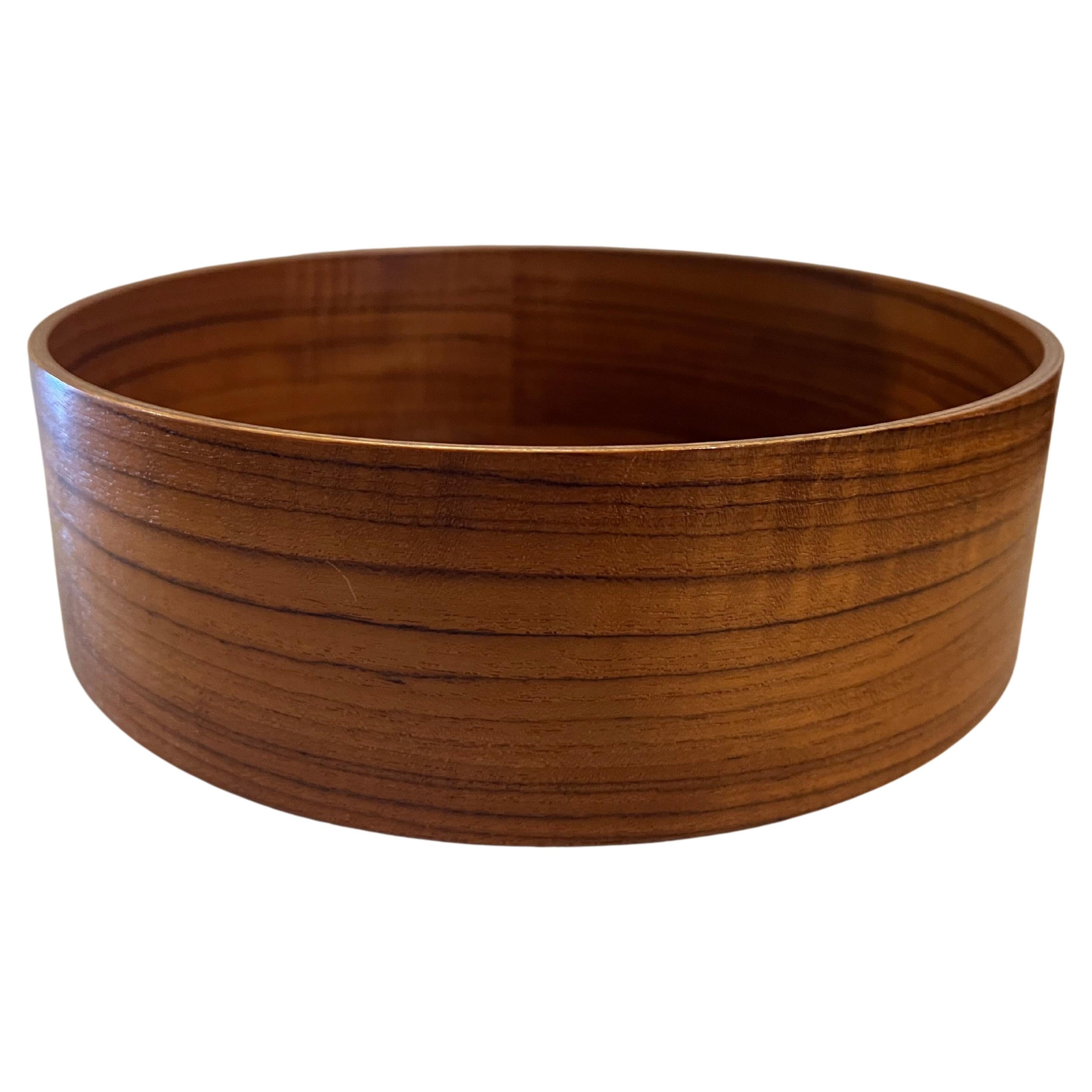 Danish Modern Rare Thin Wall Teak Straight Serving Bowl In Excellent Condition For Sale In San Diego, CA