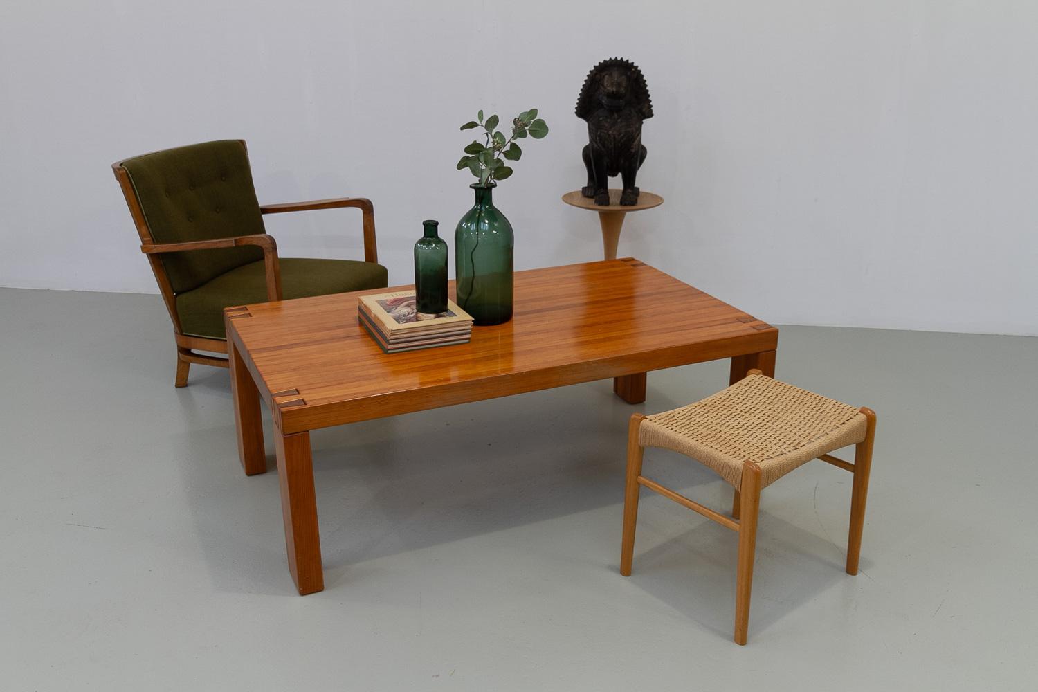 Dänischer moderner rechteckiger brutalistischer dänischer Couchtisch aus Oregon Kiefernholz, 1970er Jahre. im Angebot 8