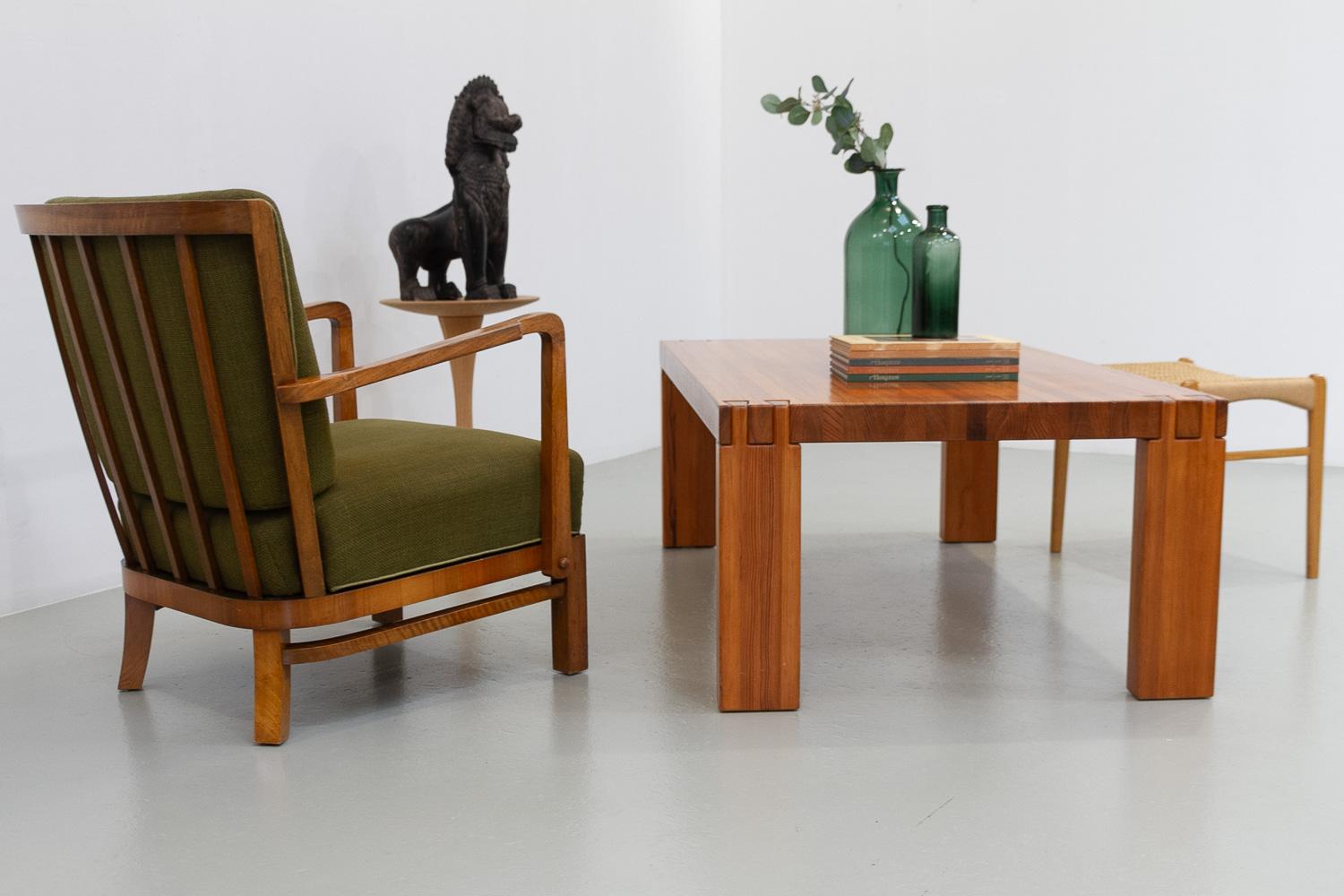 Dänischer moderner rechteckiger brutalistischer dänischer Couchtisch aus Oregon Kiefernholz, 1970er Jahre. im Angebot 11