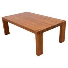 Dänischer moderner rechteckiger brutalistischer dänischer Couchtisch aus Oregon Kiefernholz, 1970er Jahre.
