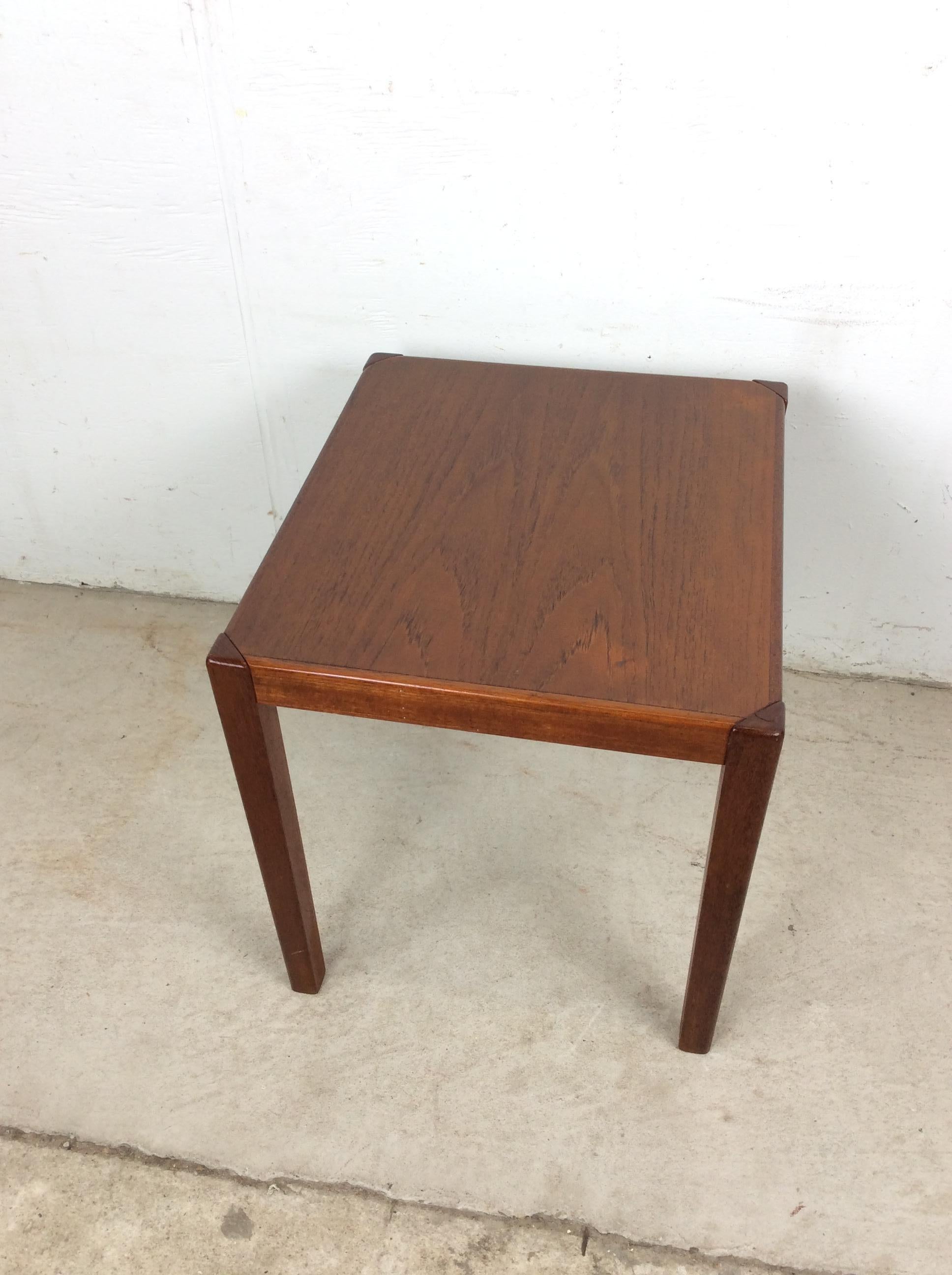 Mesa auxiliar rectangular danesa moderna de teca en venta 3