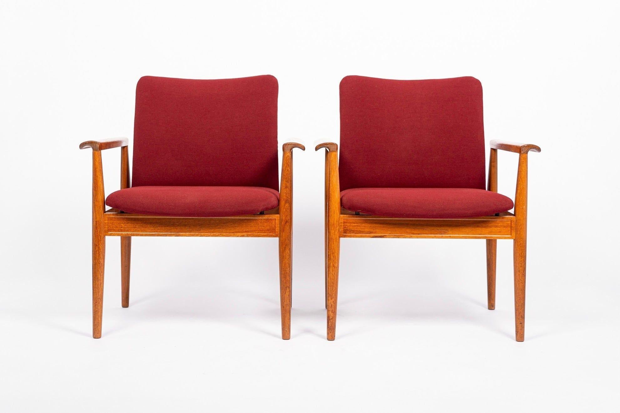 Dänische Moderne Rote Diplomatenstühle von Finn Juhl für France & Daverkosen im Angebot 5
