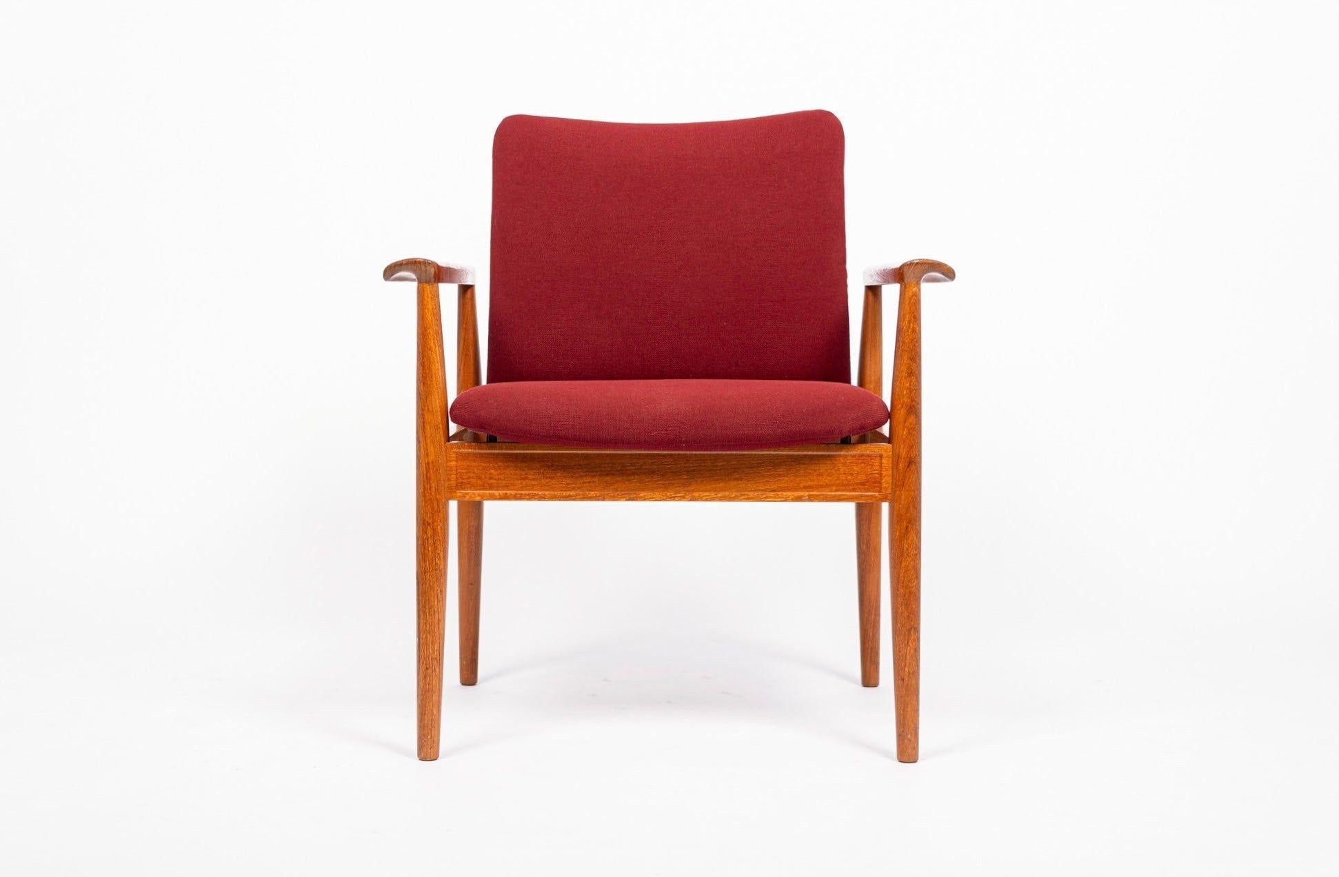Dänische Moderne Rote Diplomatenstühle von Finn Juhl für France & Daverkosen im Angebot 2
