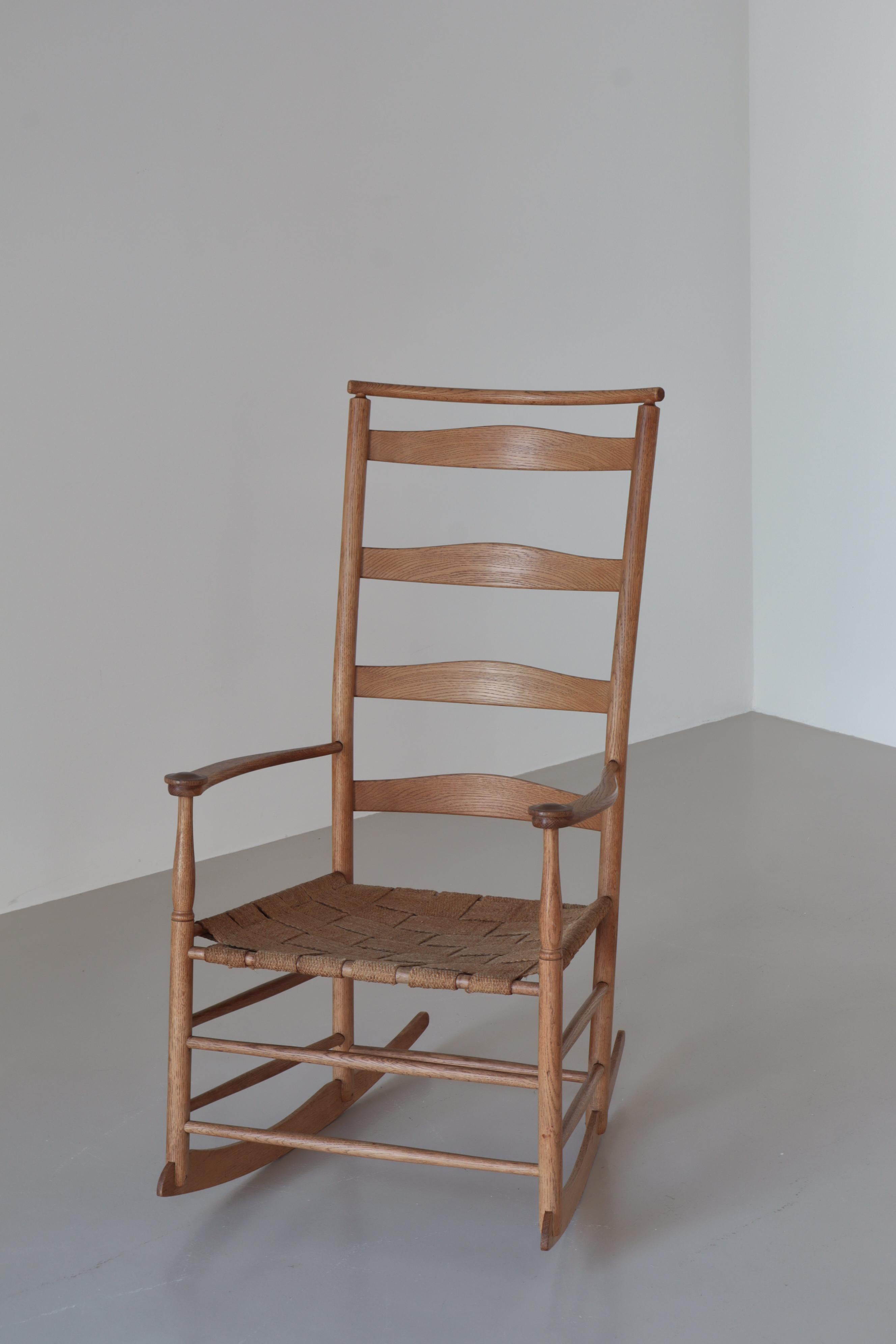 Dänischer moderner Schaukelstuhl aus Eichenholz von Kaare Klint bei Rud. Rasmussen, 1942 im Angebot 3
