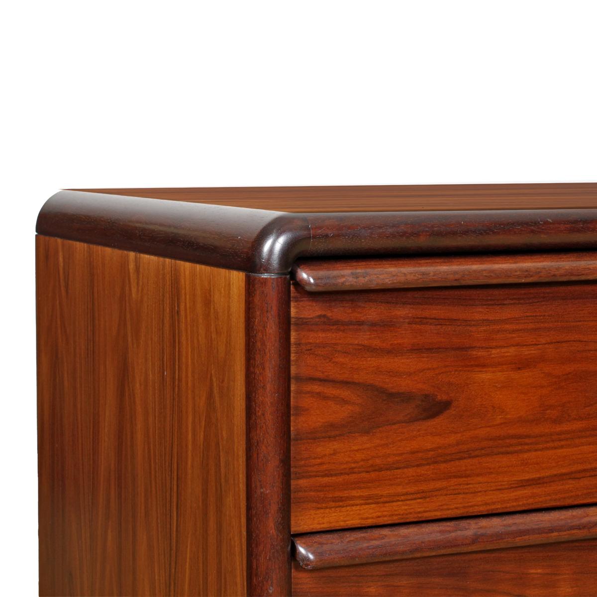 Danish Modern Rosewood 6-Drawer Dresser w. Sculpted Pulls by Kibaek In Good Condition For Sale In Kensington, MD