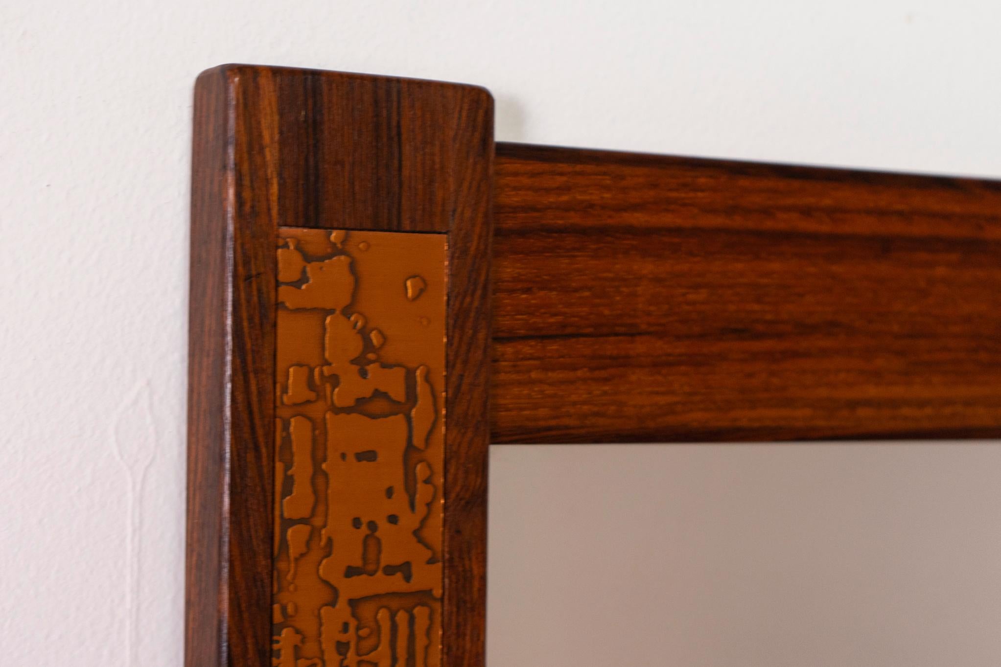 Espejo de pared moderno danés de palisandro y cobre Escandinavo moderno en venta