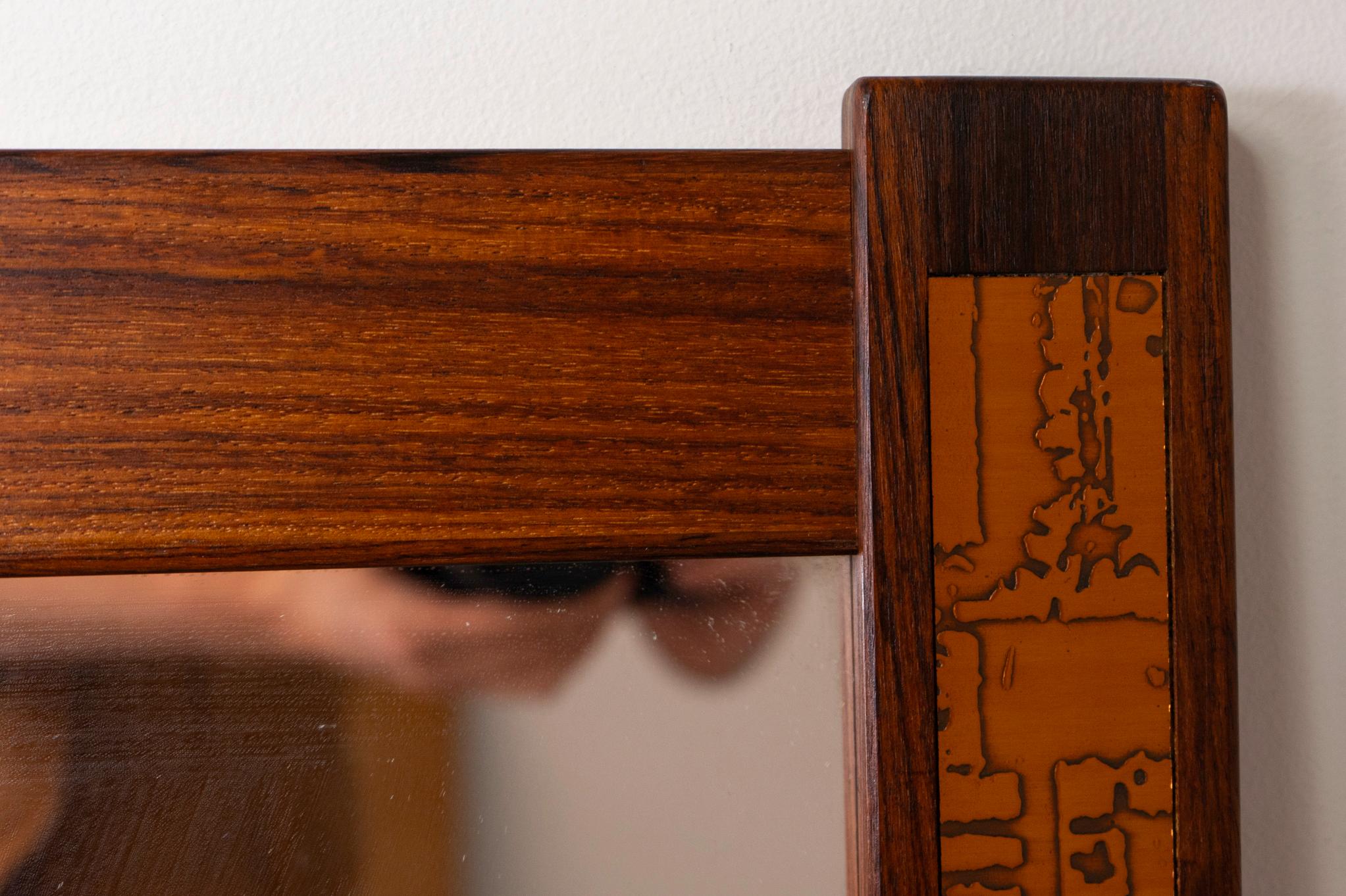 Espejo de pared moderno danés de palisandro y cobre Danés en venta