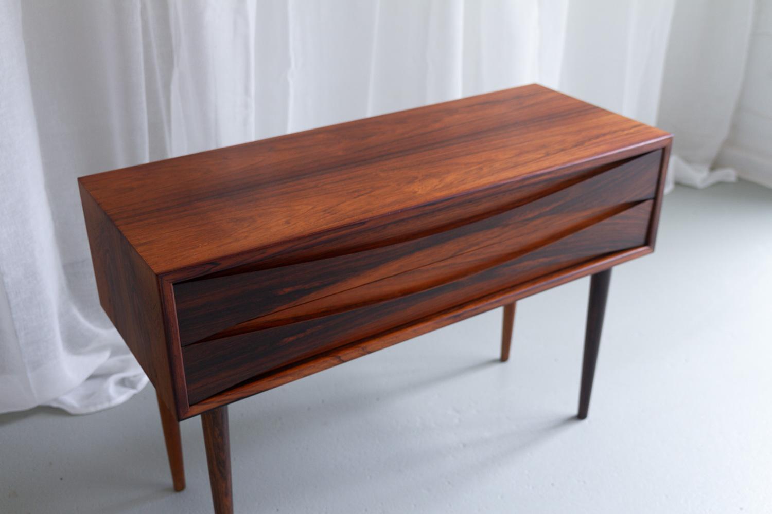 Danish Modern Rosewood Bedside Chest by Niels Clausen for NC Møbler, 1960s. In Good Condition For Sale In Asaa, DK