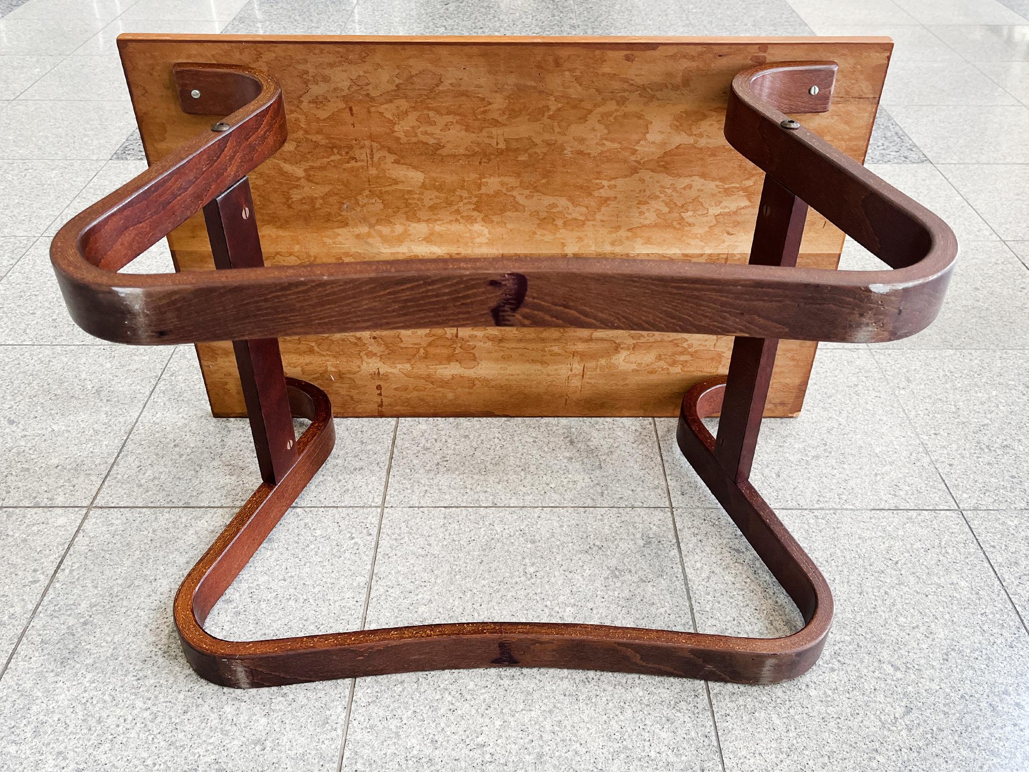 Table d'appoint danoise moderne en bois de rose et hêtre en vente 3