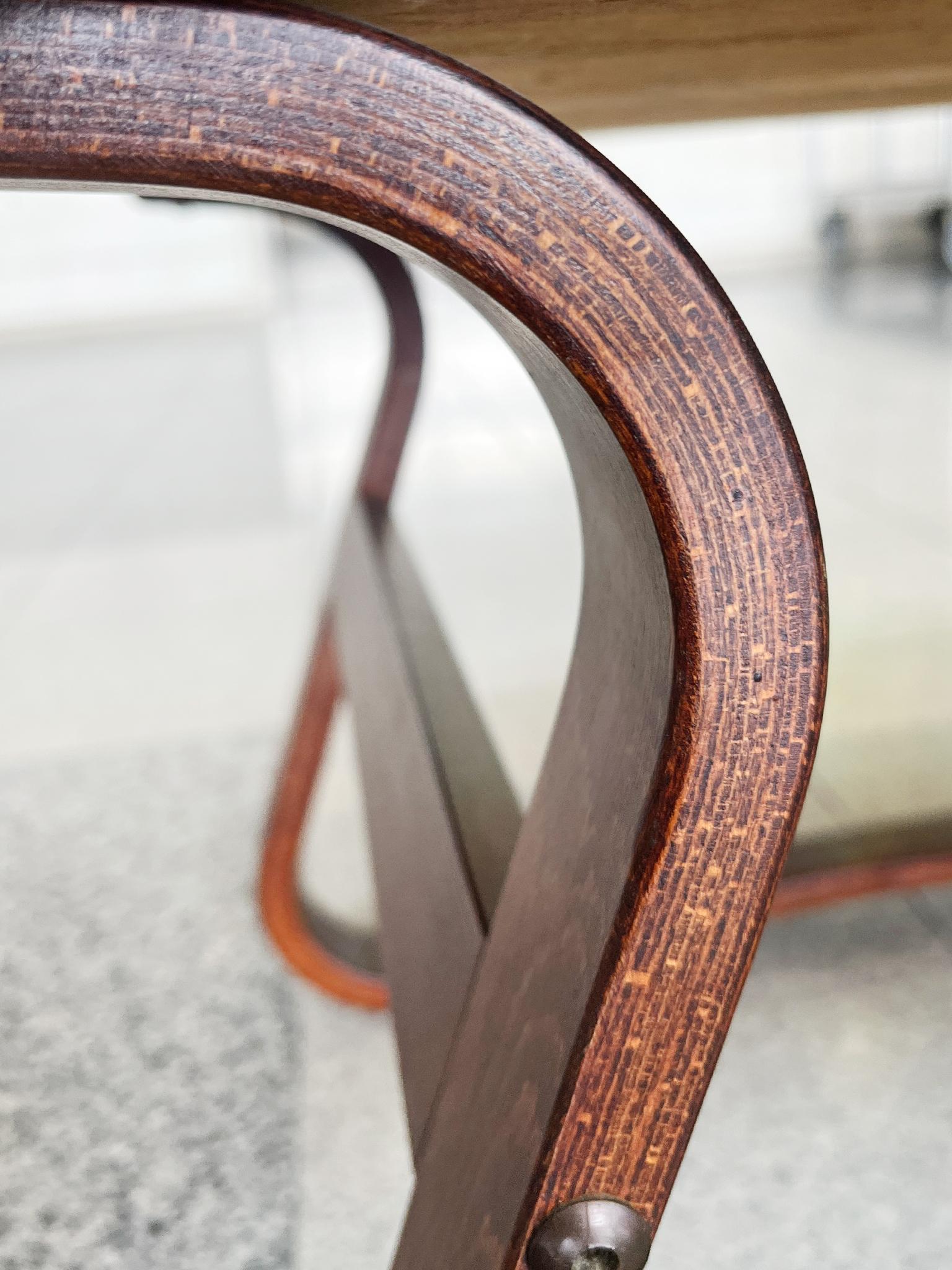 Table d'appoint danoise moderne en bois de rose et hêtre en vente 1