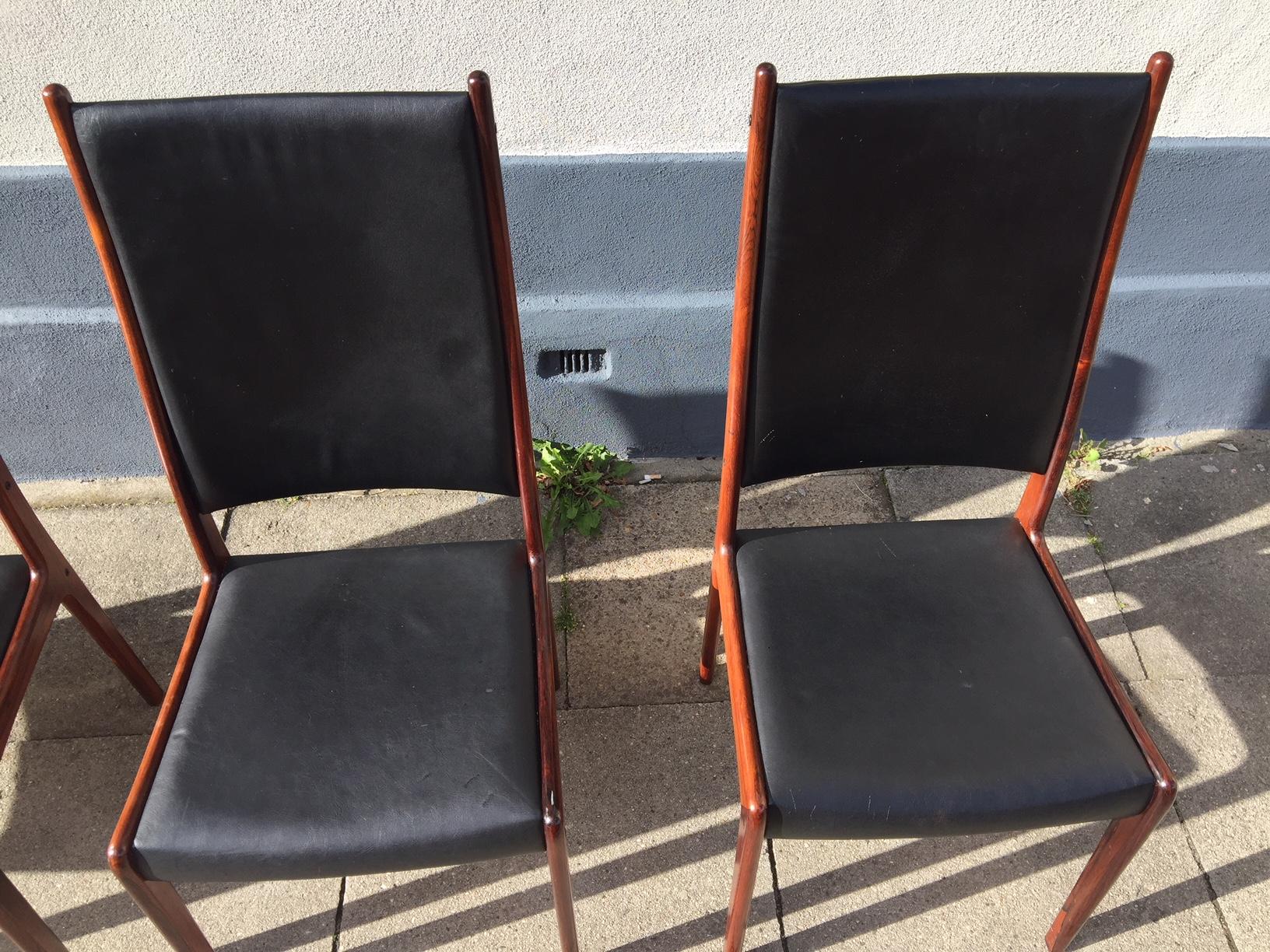 Danish Modern Rosewood & Black Leather Dining Chairs by Johannes Andersen, 1960s In Good Condition In Esbjerg, DK