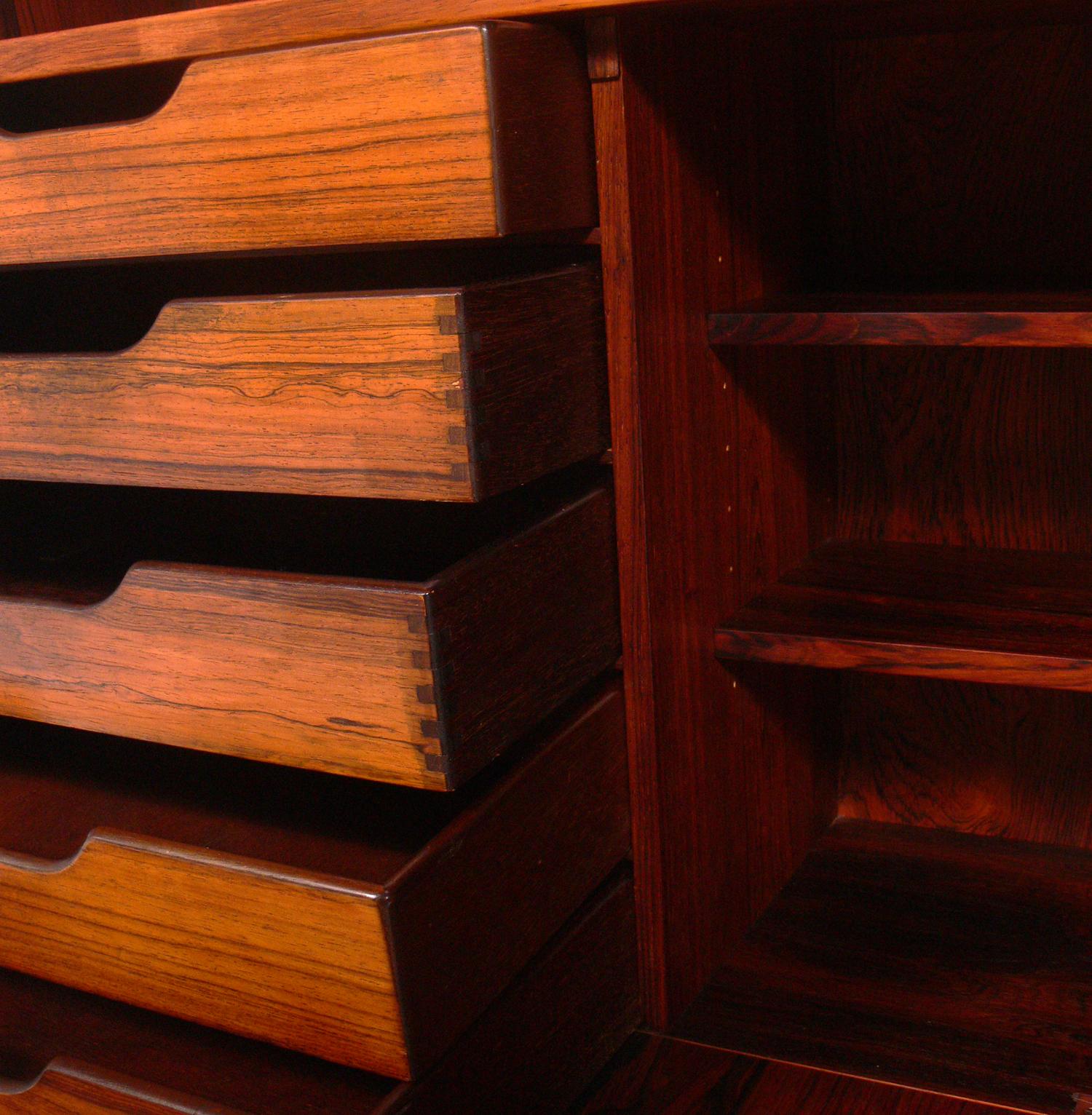 Danish Modern Rosewood Bookcase by Poul Hundevad In Good Condition In Atlanta, GA
