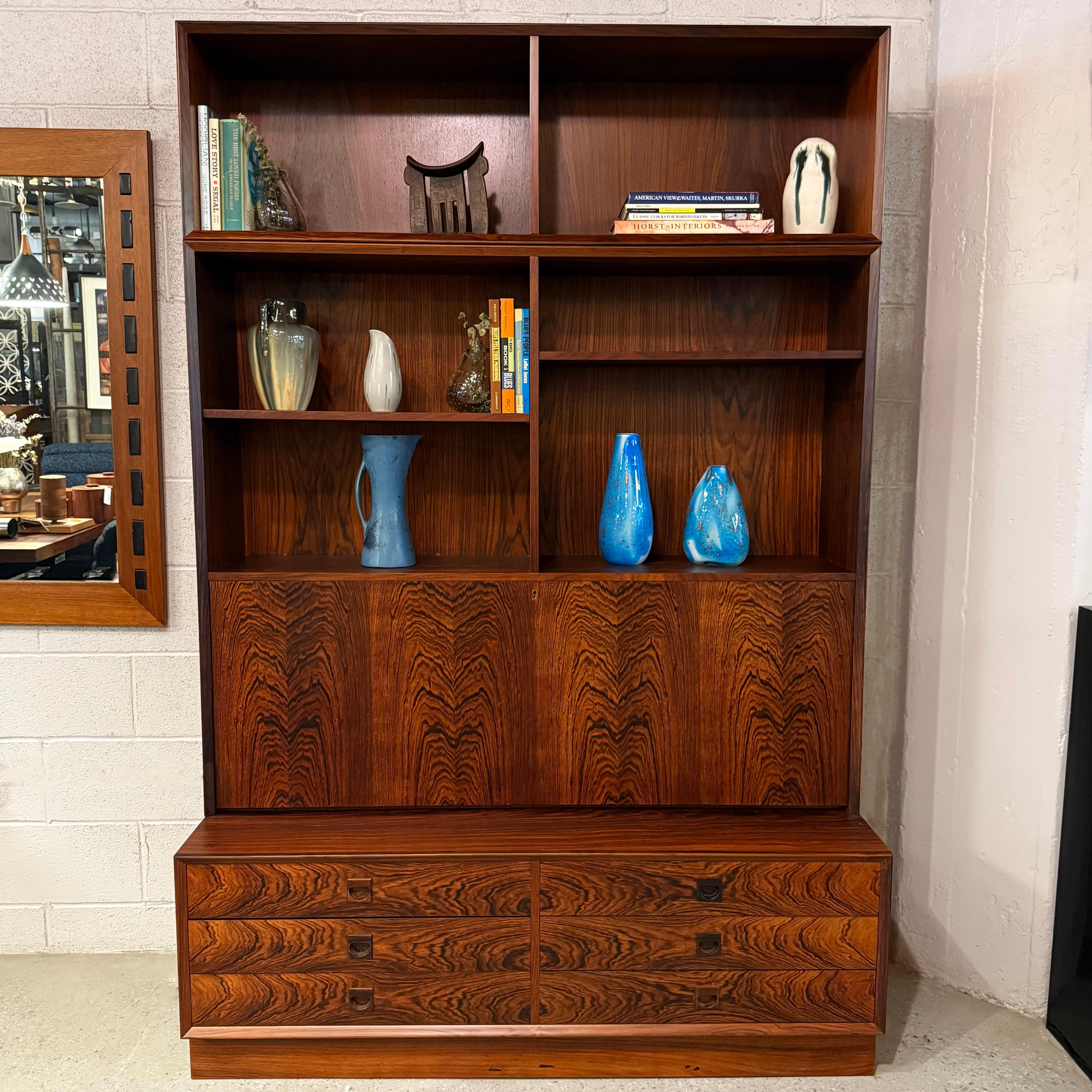 Danish Modern Rosewood Bookcase Cabinet By Brouer Møbelfabrik In Good Condition For Sale In Brooklyn, NY
