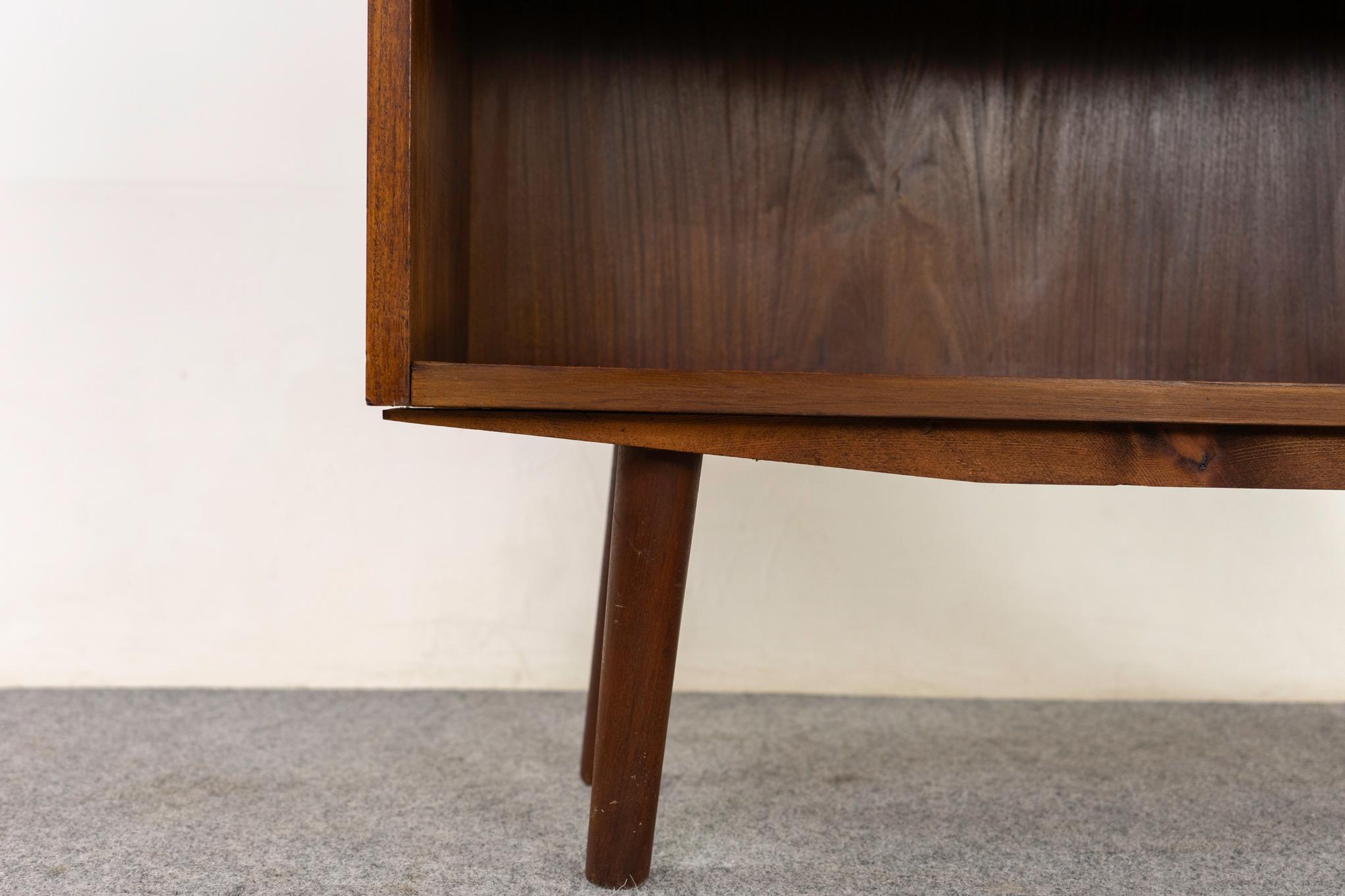 Dänisches Modernes Bücherregal aus Rosenholz (Mitte des 20. Jahrhunderts) im Angebot