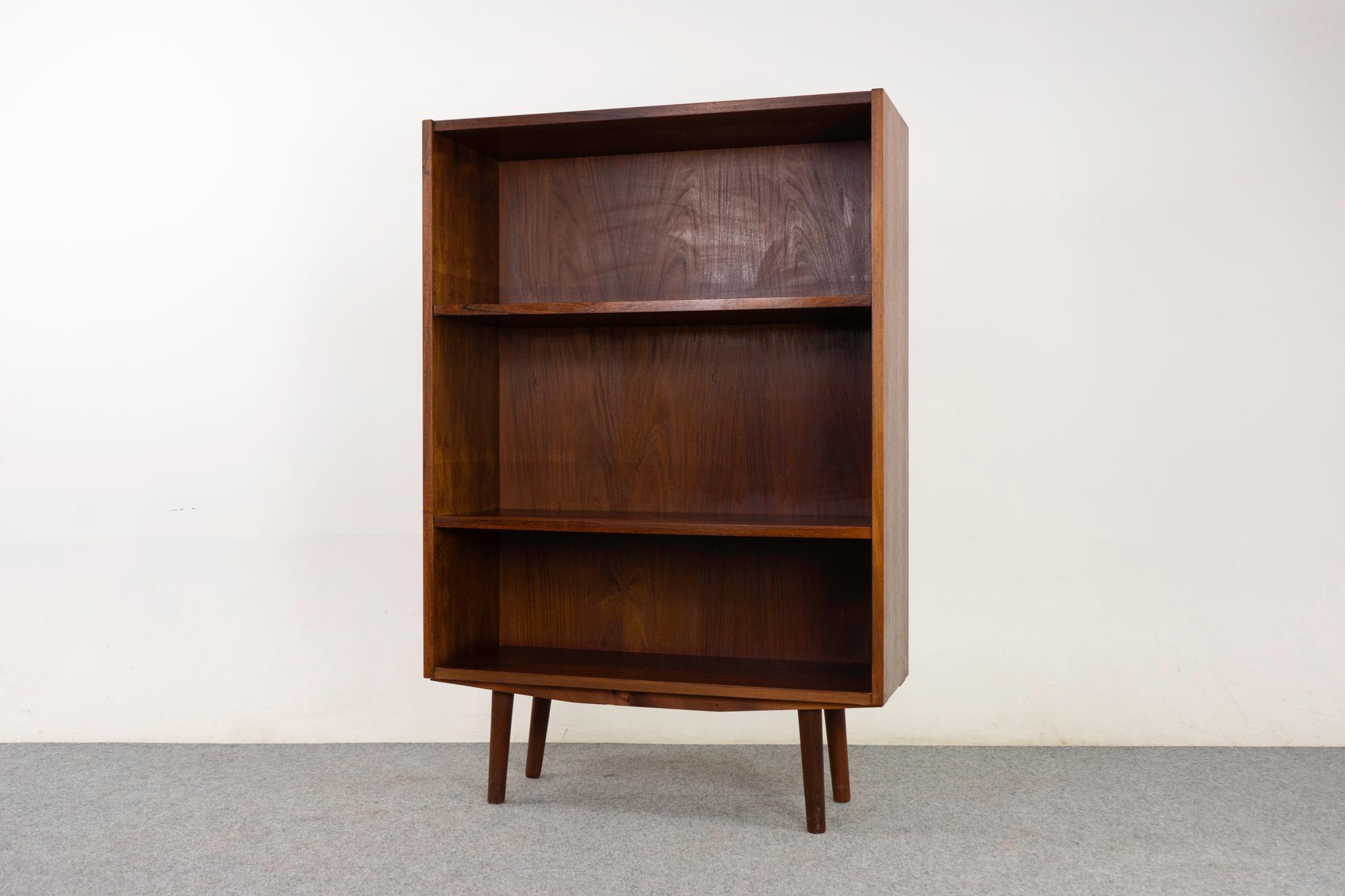 Dänisches Modernes Bücherregal aus Rosenholz im Angebot 1