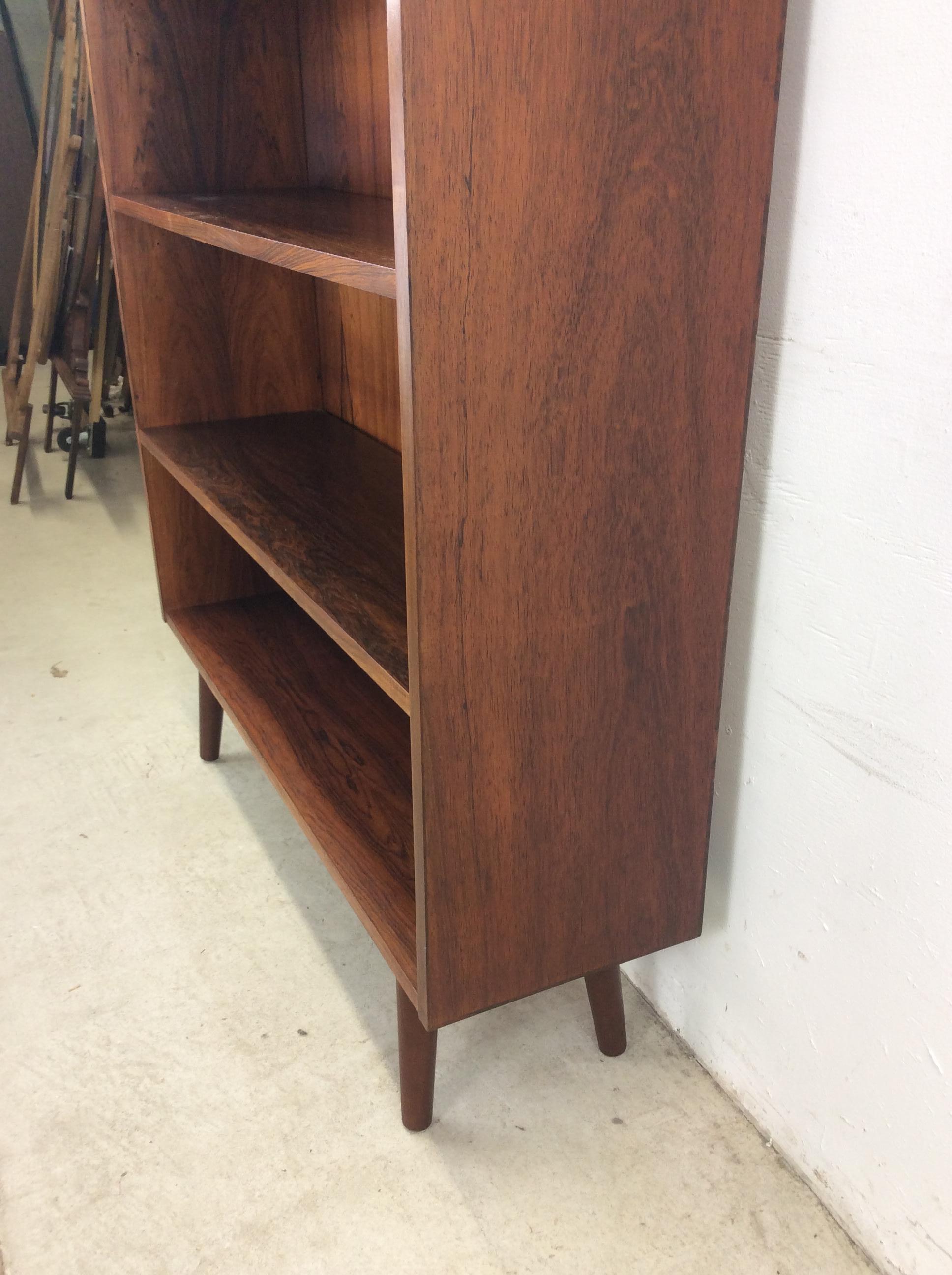 Danish Modern Rosewood Bookcase with Adjustable Shelves & Tapered Legs 10