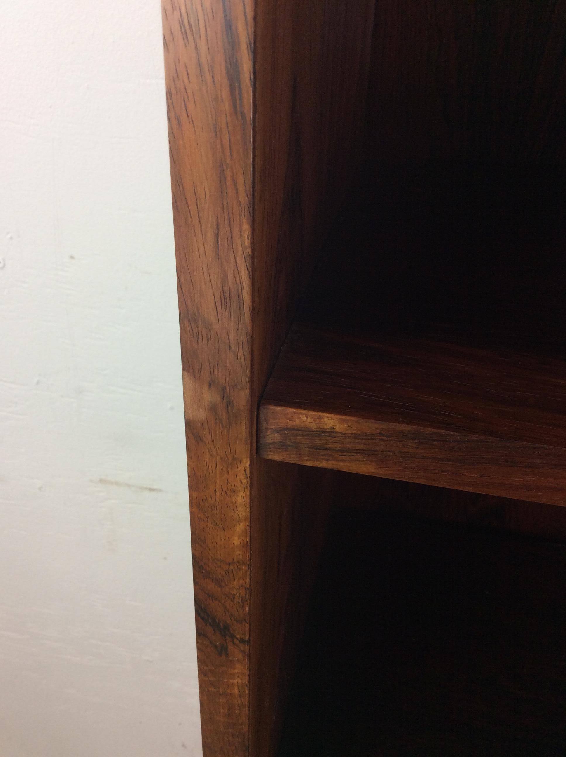 Danish Modern Rosewood Bookcase with Adjustable Shelves & Tapered Legs 11