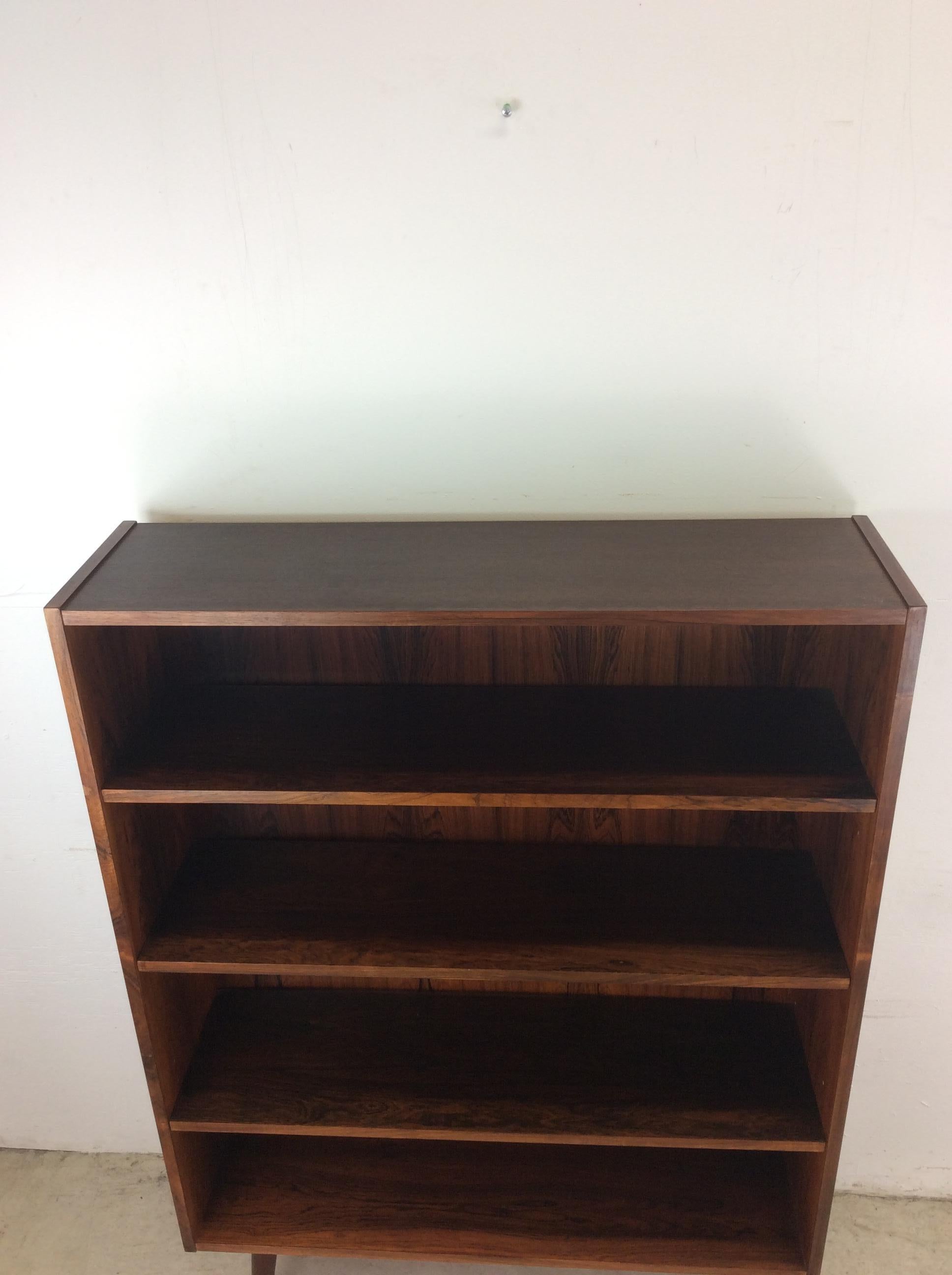 Danish Modern Rosewood Bookcase with Adjustable Shelves & Tapered Legs In Good Condition In Freehold, NJ