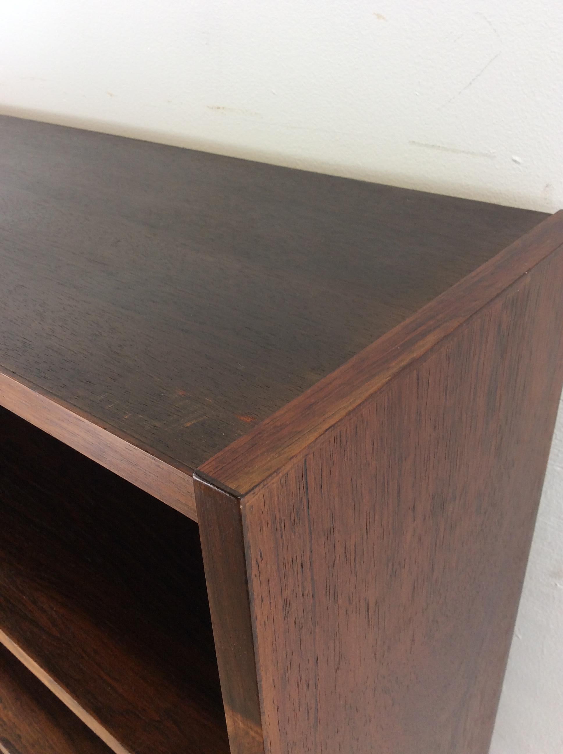 Danish Modern Rosewood Bookcase with Adjustable Shelves & Tapered Legs 3