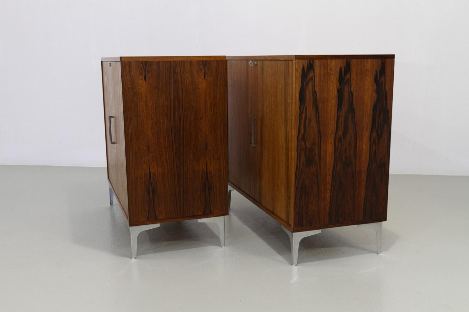 Armadi moderni danesi in palissandro di Bjerringbro Savværk, anni '60. Set di 2. in vendita 6