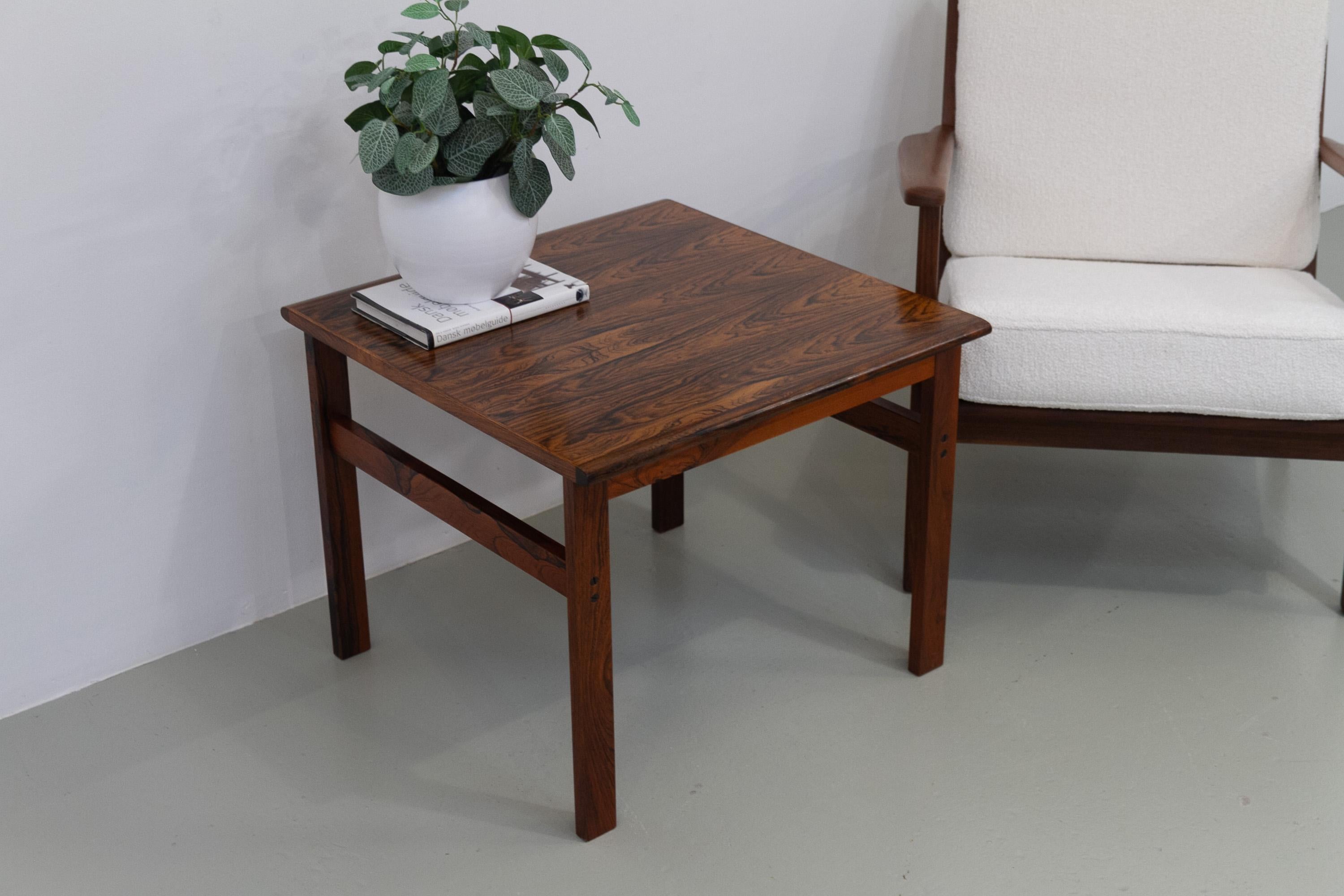 Mid-Century Modern Table basse moderne danoise en bois de rose Capella par I+I pour N Eilersen, 1960. en vente