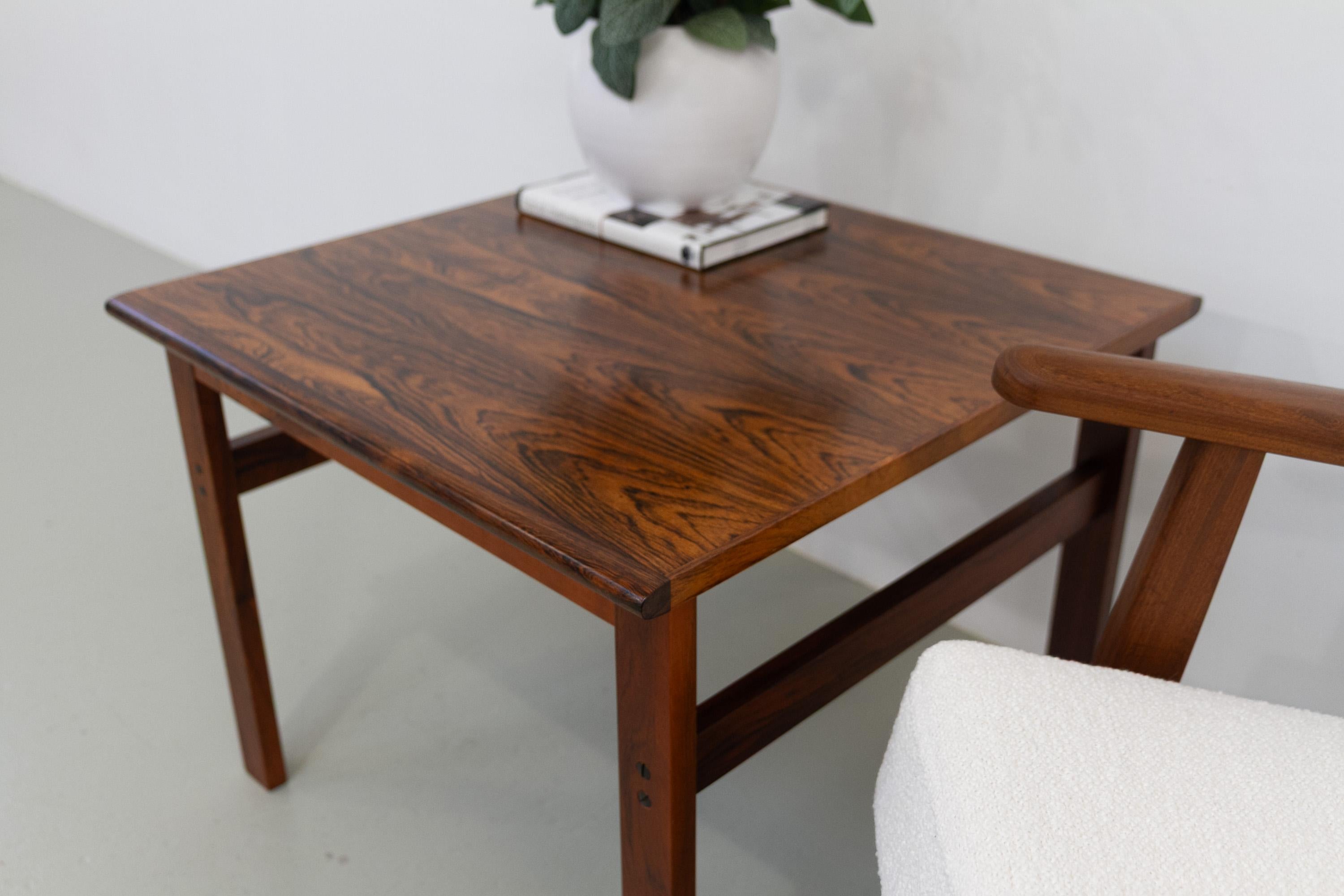 Bois de rose Table basse moderne danoise en bois de rose Capella par I+I pour N Eilersen, 1960. en vente