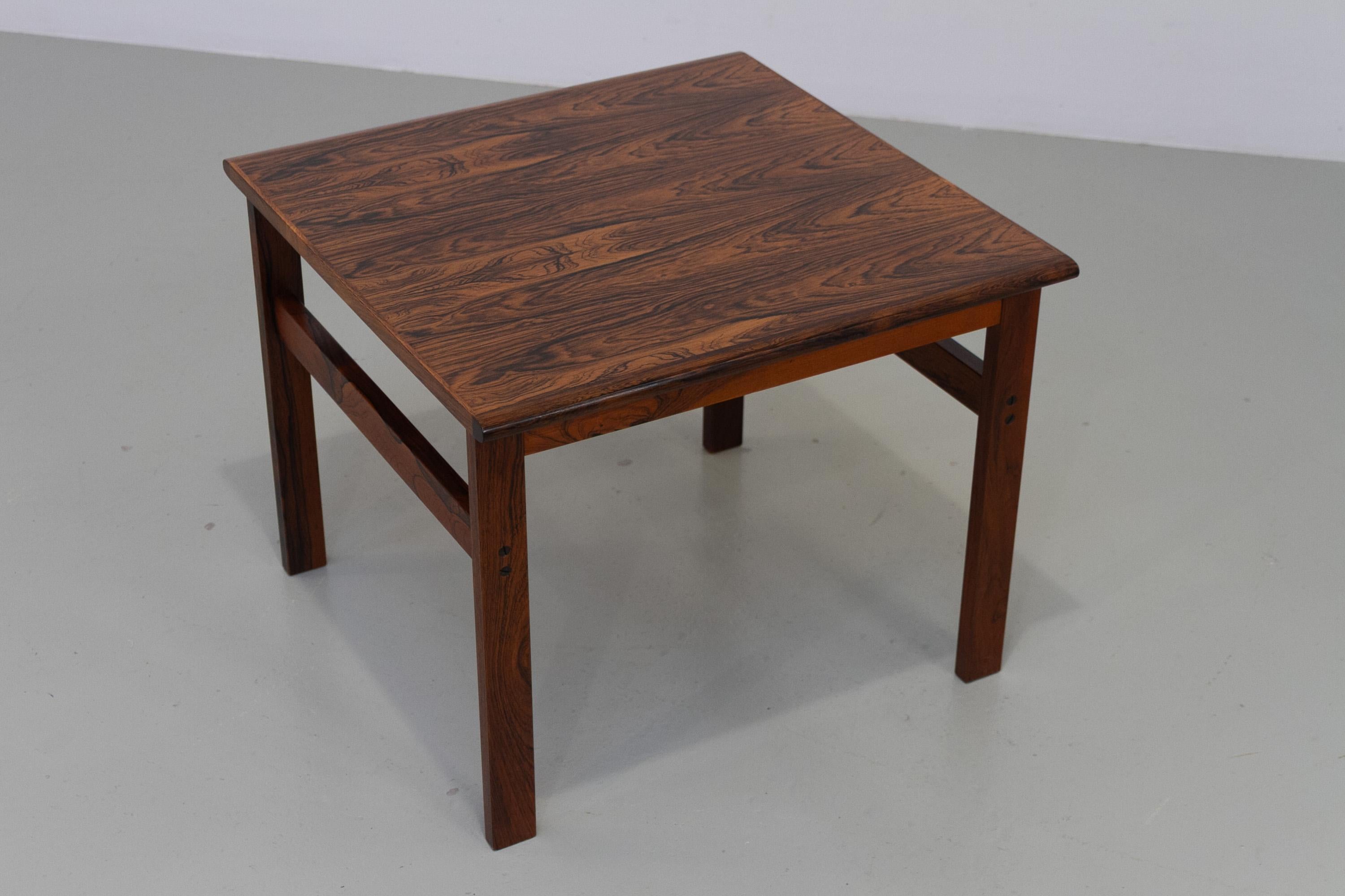 Table basse moderne danoise en bois de rose Capella par I+I pour N Eilersen, 1960. en vente 1