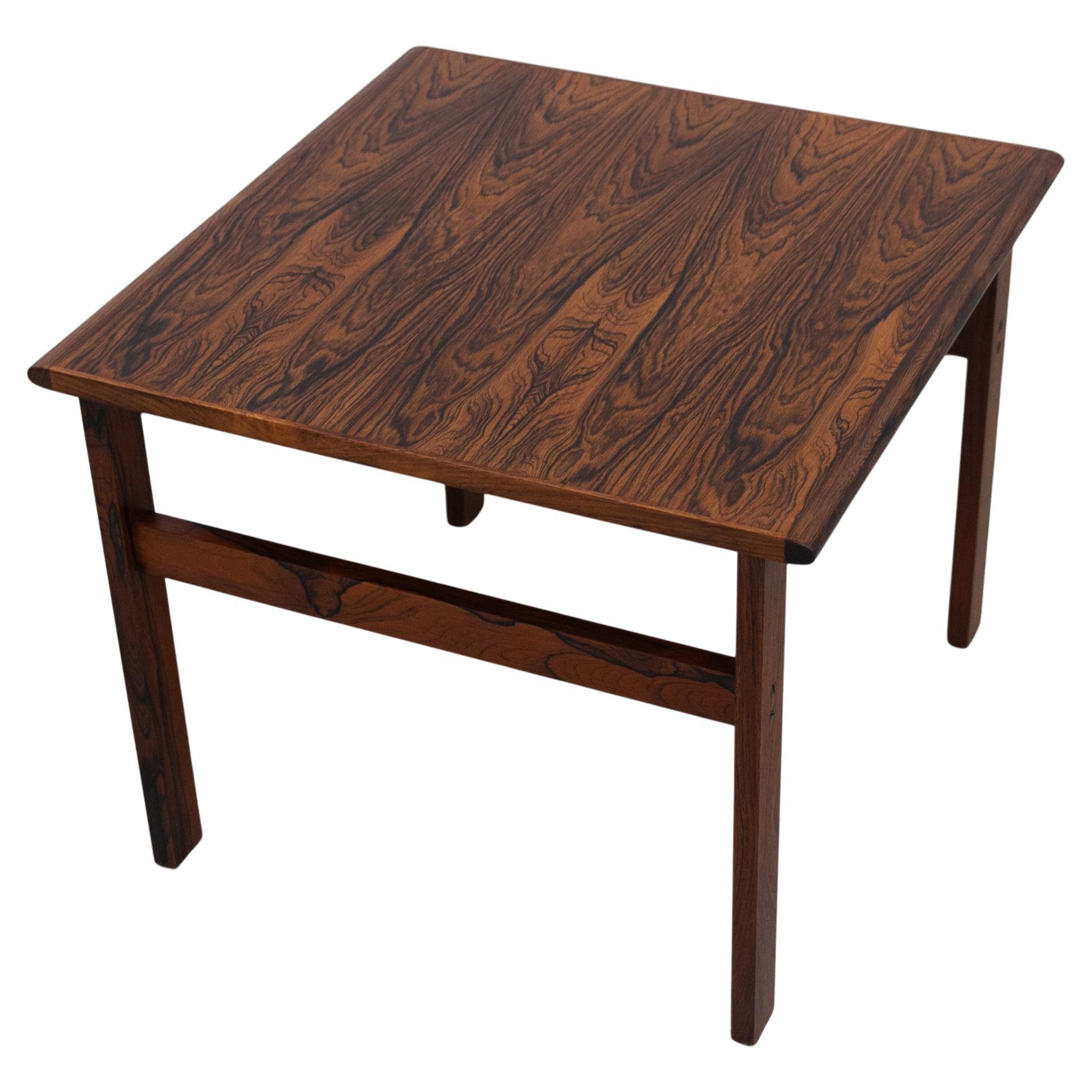 Table basse moderne danoise en bois de rose Capella par I+I pour N Eilersen, 1960.