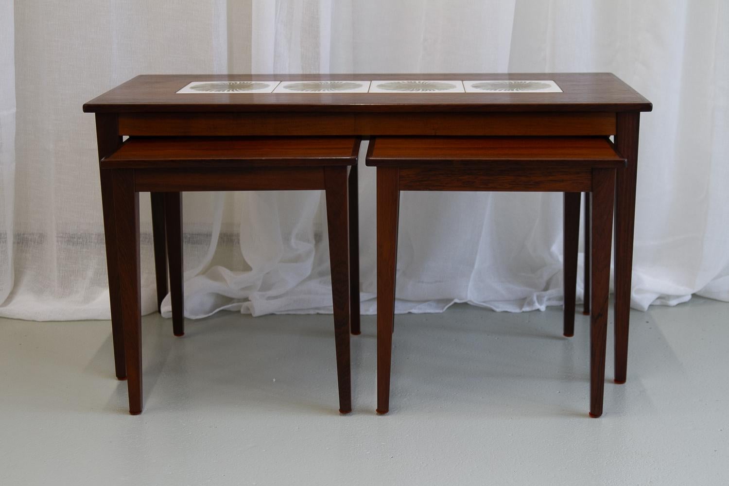 Danish Modern Rosewood & Ceramic Tile Nesting Tables, 1960s, Set of 3 In Good Condition For Sale In Asaa, DK