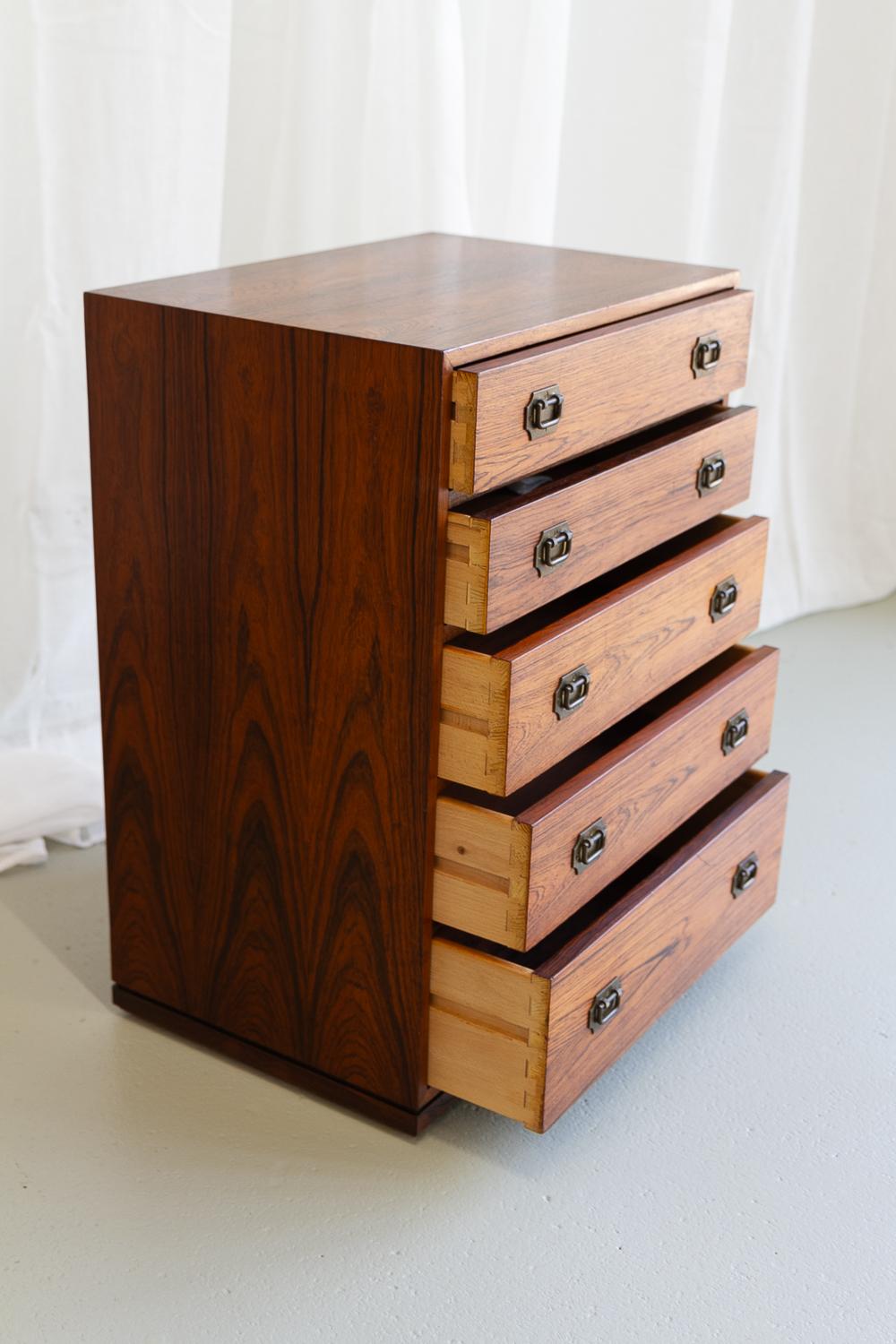 Veneer Danish Modern Rosewood Chest of Drawers by Henning Korch, 1960s. For Sale
