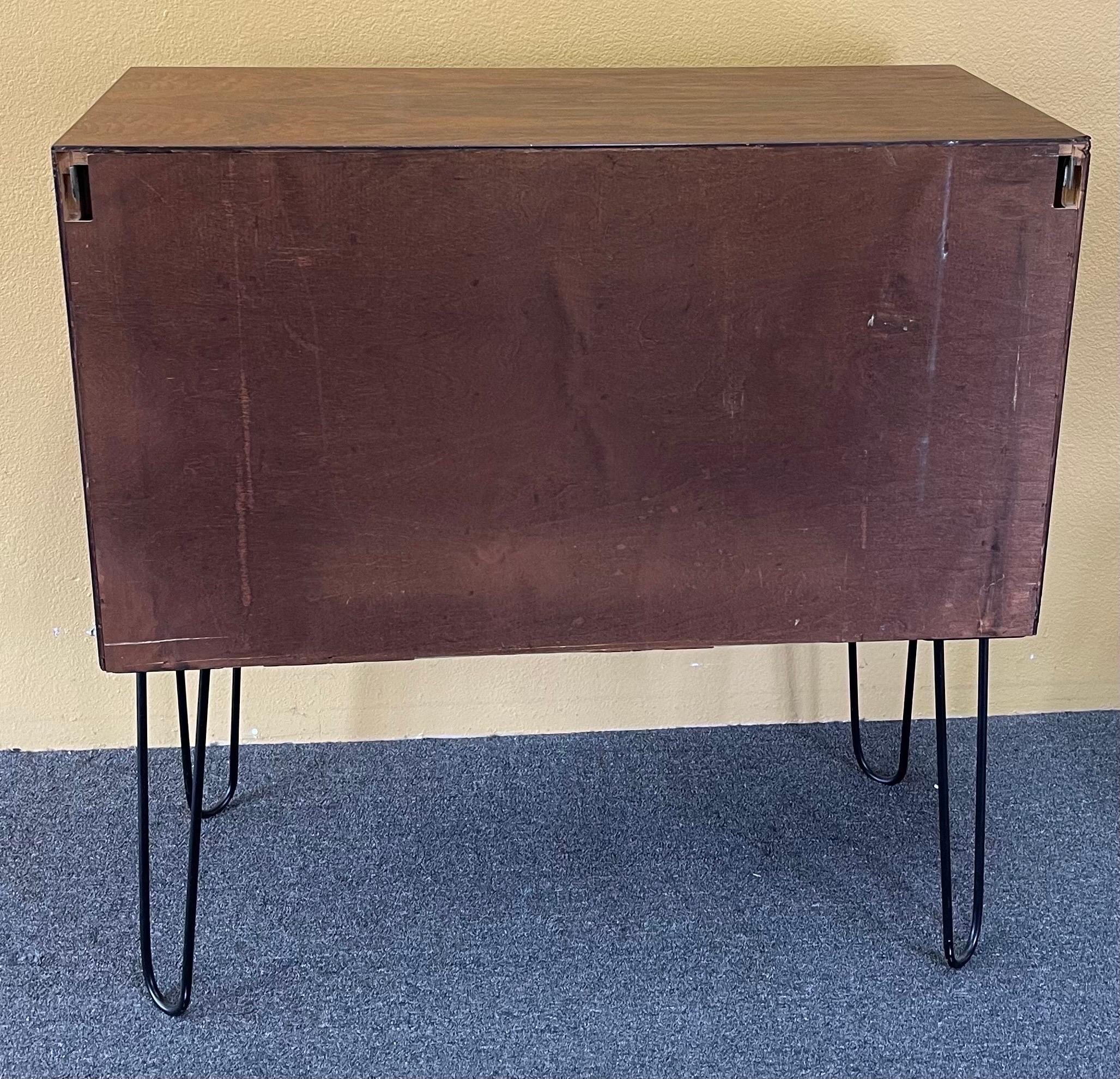 Danish Modern Rosewood Chest of Drawers with Hairpin Legs For Sale 7