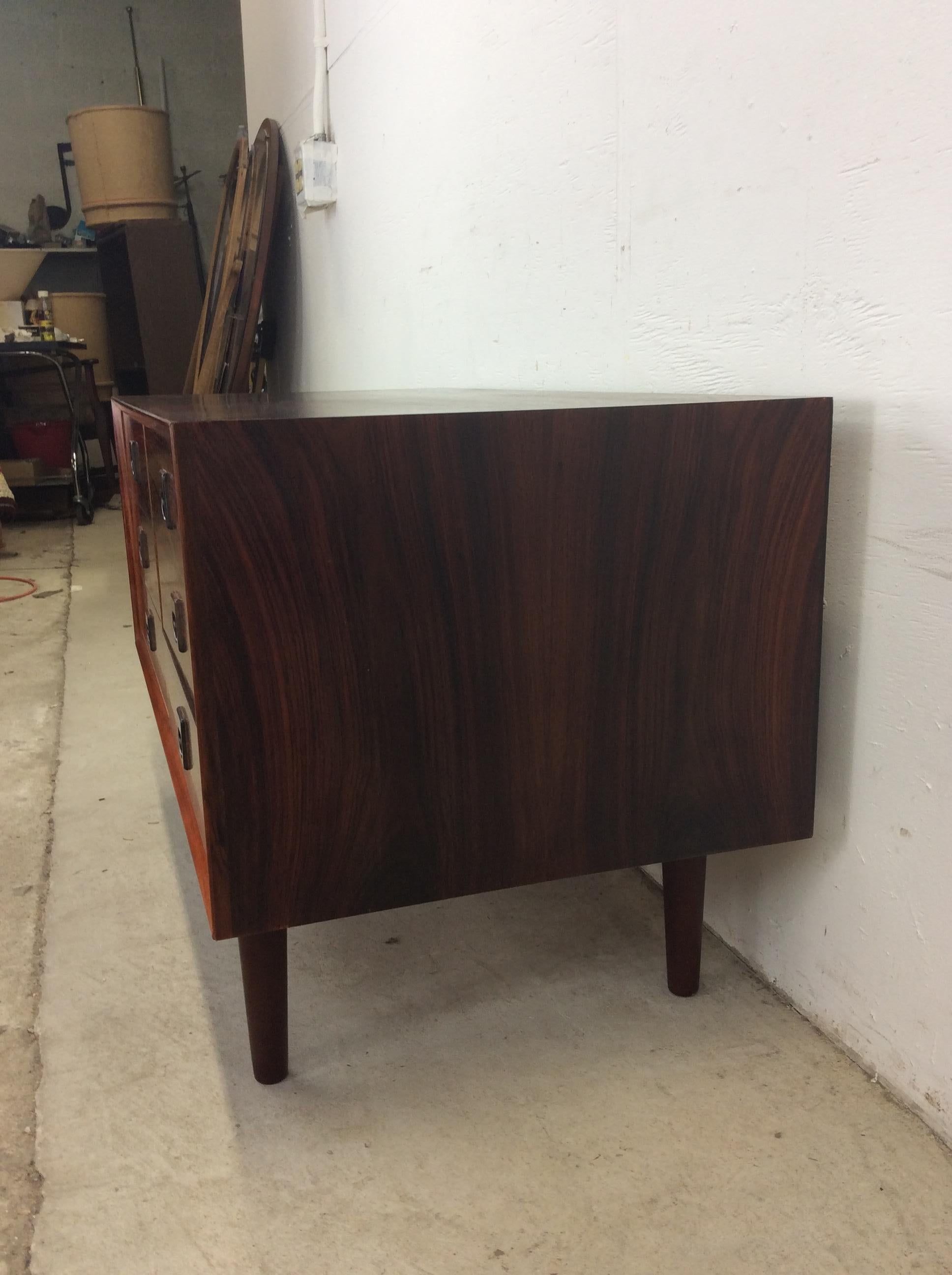 Danish Modern Rosewood Chest of Drawers with Tapered Legs For Sale 4