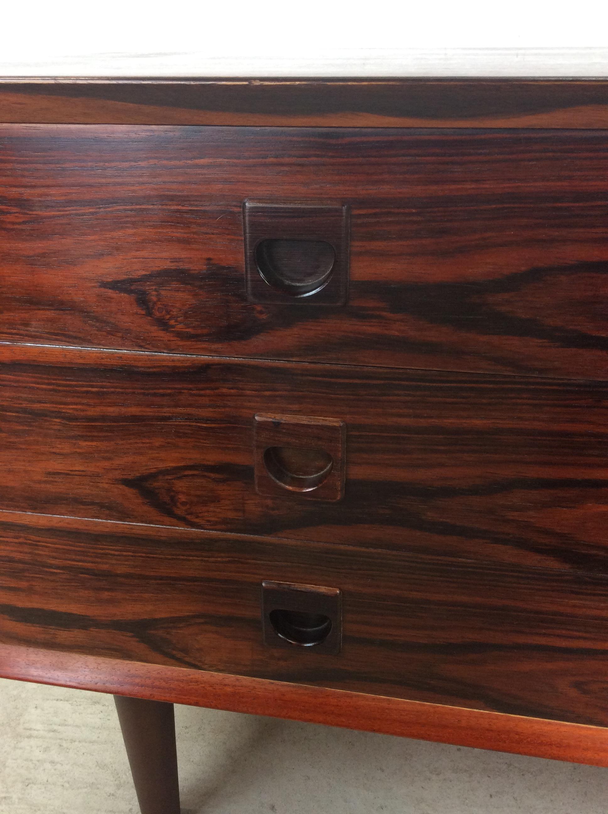 Danish Modern Rosewood Chest of Drawers with Tapered Legs For Sale 8