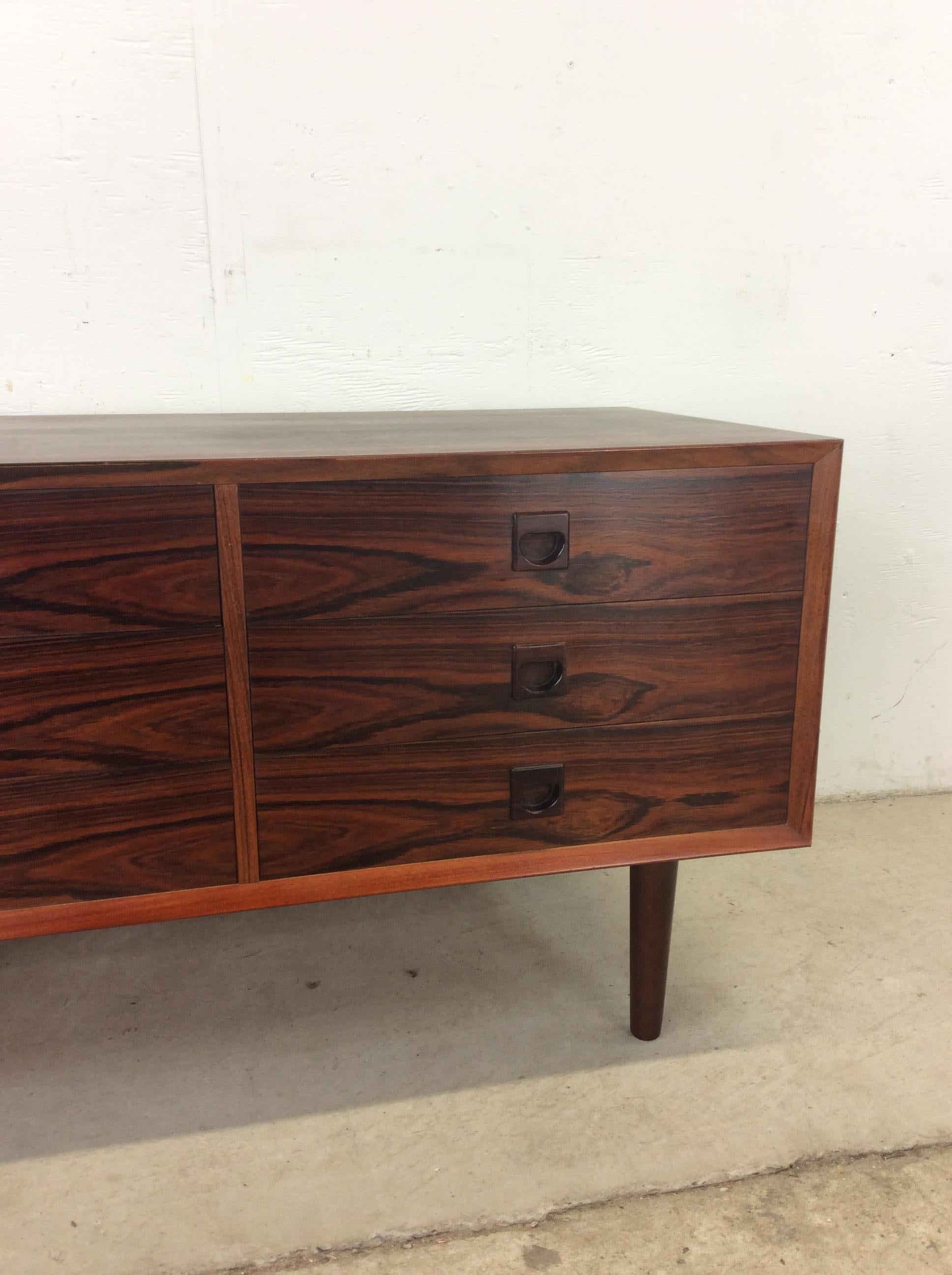 Veneer Danish Modern Rosewood Chest of Drawers with Tapered Legs For Sale