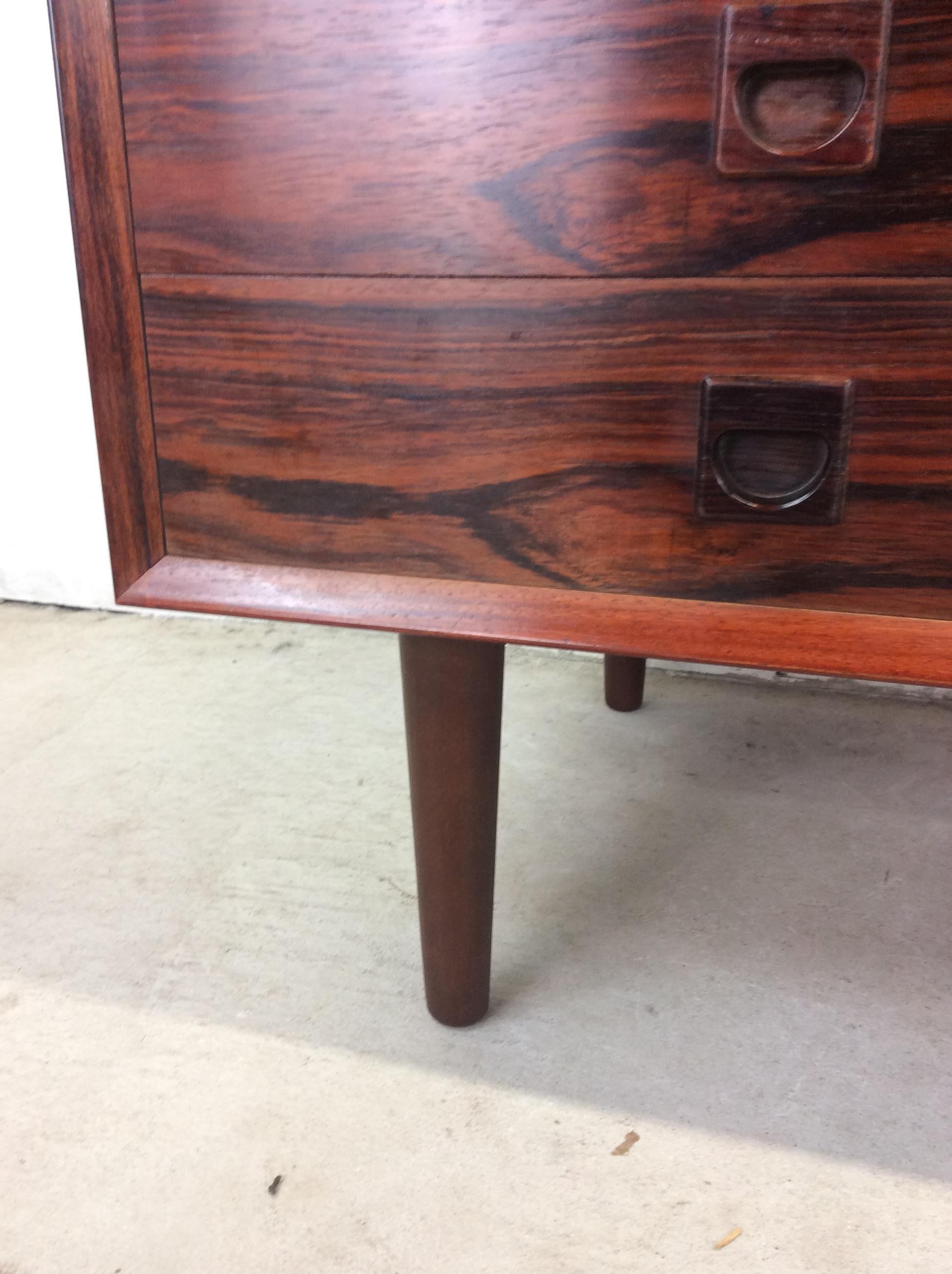 Danish Modern Rosewood Chest of Drawers with Tapered Legs In Excellent Condition For Sale In Freehold, NJ
