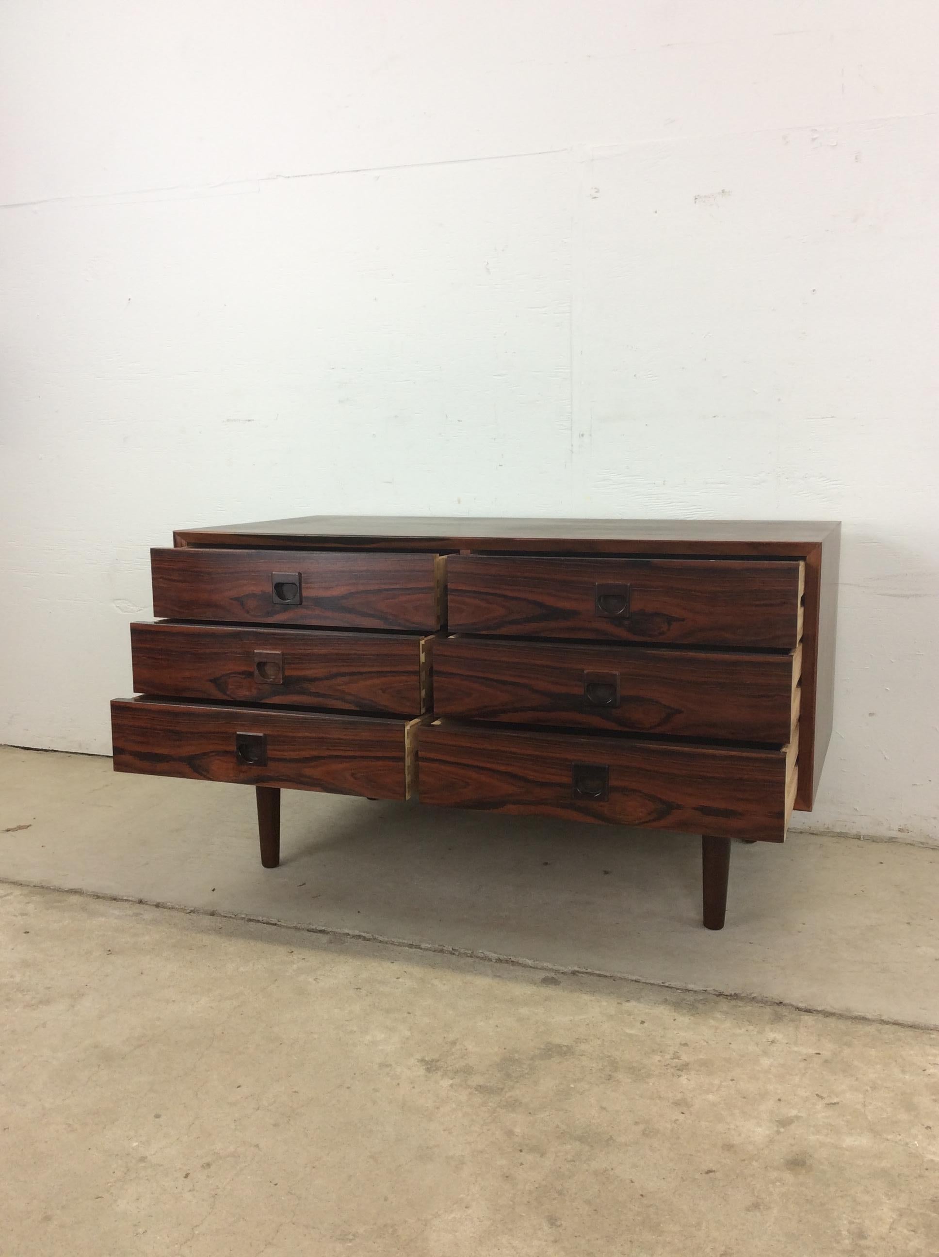 Danish Modern Rosewood Chest of Drawers with Tapered Legs For Sale 1