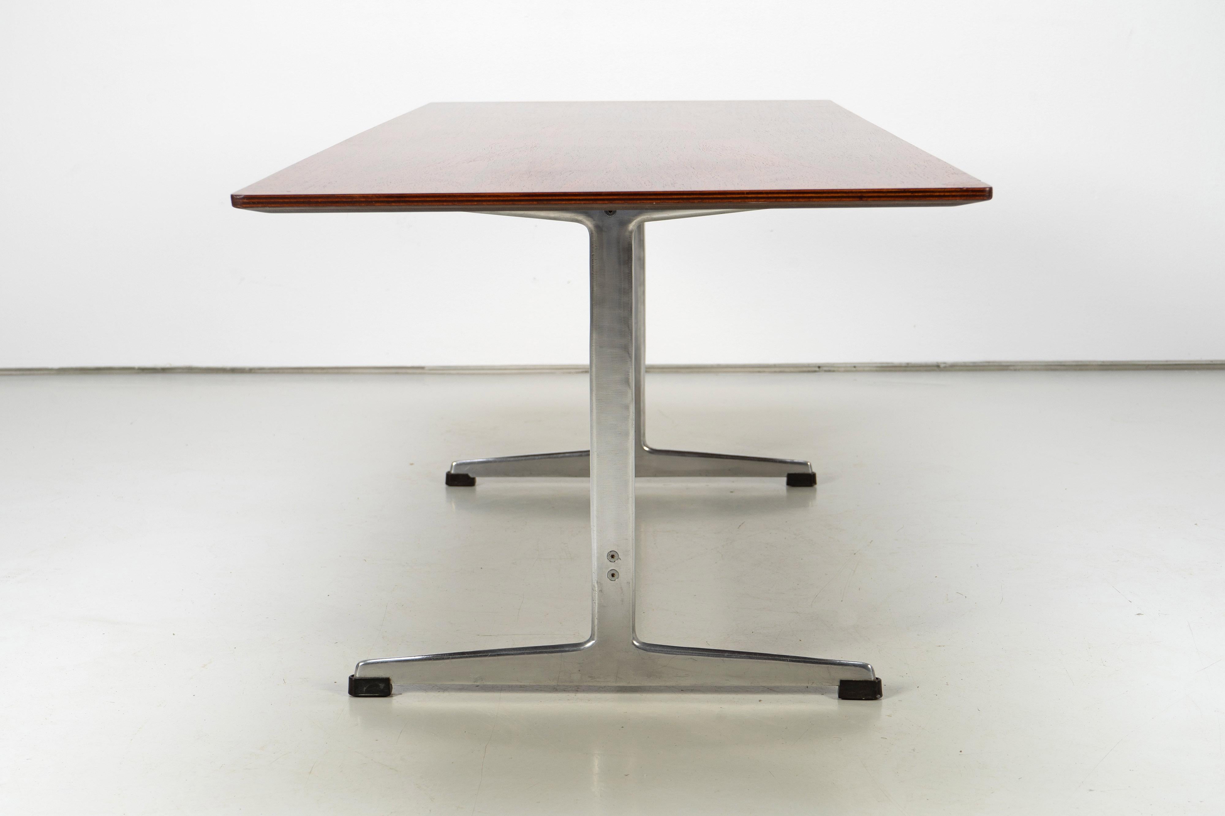 Table basse moderne danoise en bois de rose d'Arne Jacobsen pour Fritz Hansen, années 1960 3