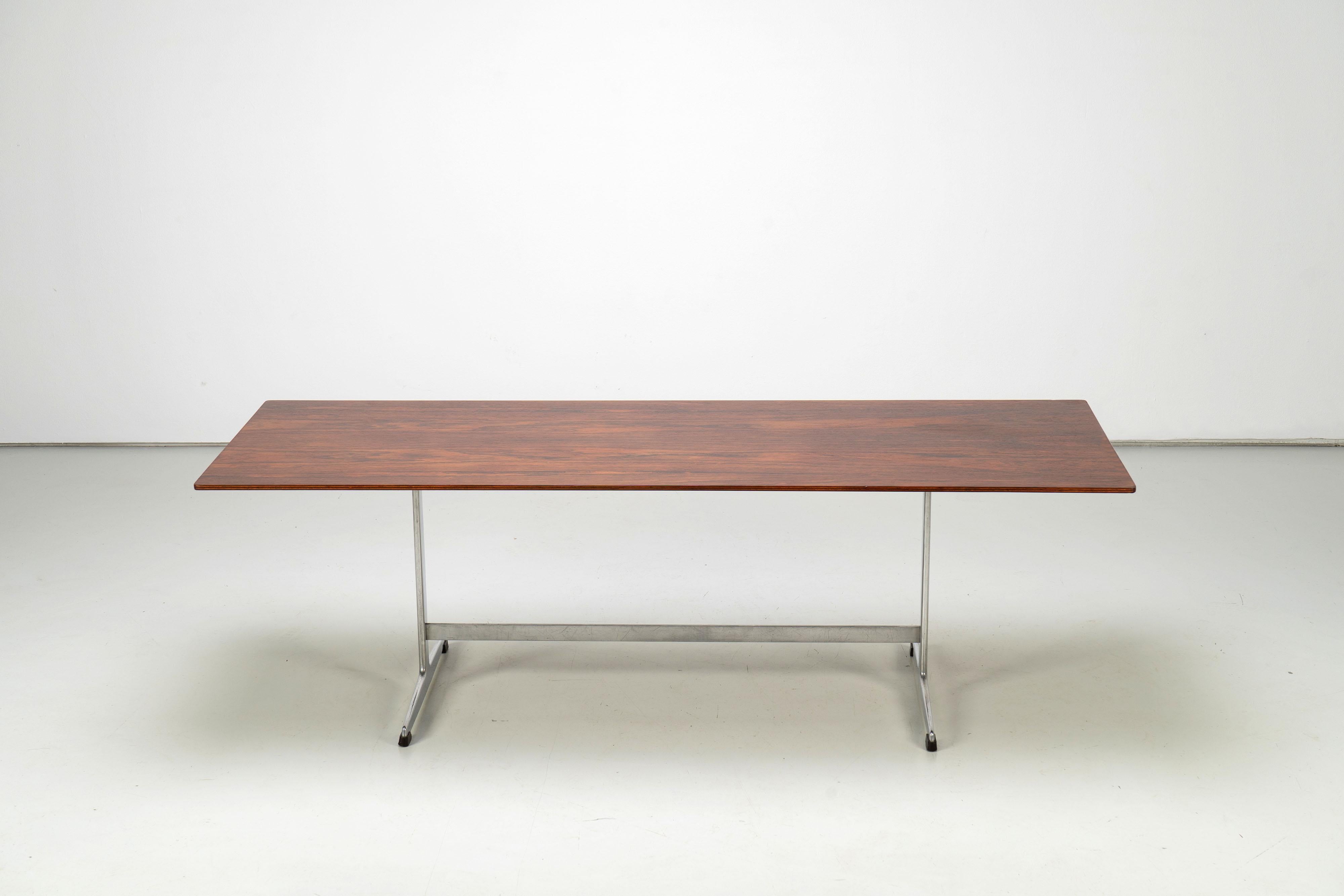 20ième siècle Table basse moderne danoise en bois de rose d'Arne Jacobsen pour Fritz Hansen, années 1960