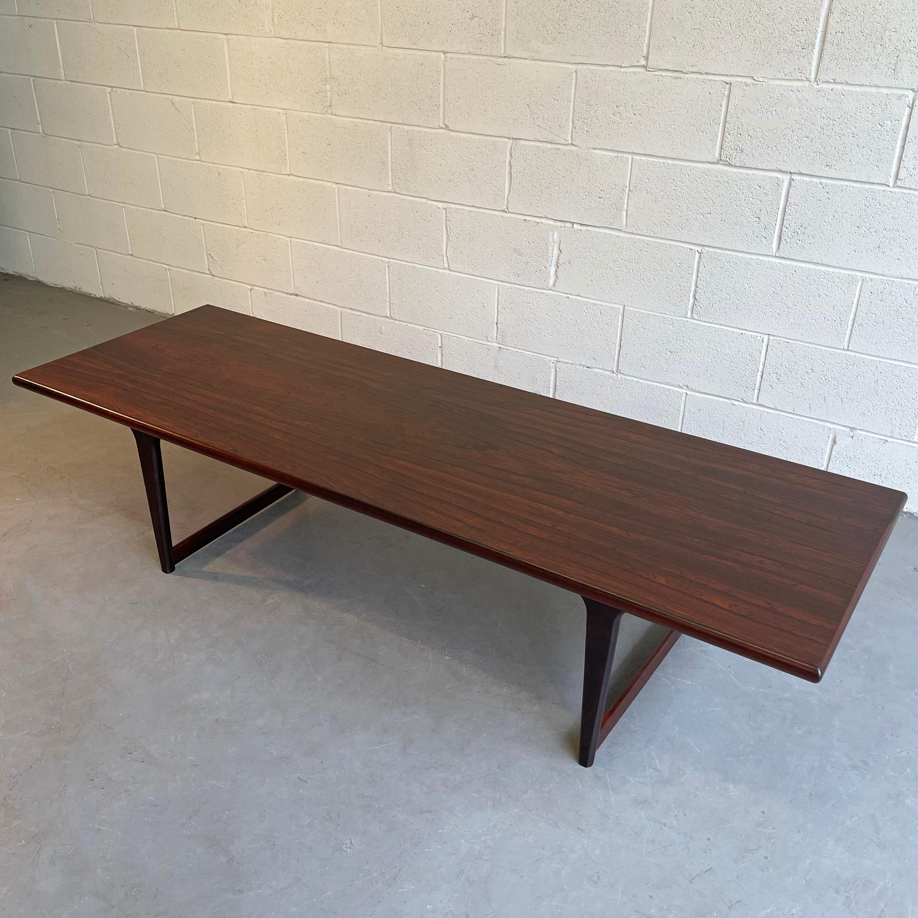 20th Century Danish Modern Rosewood Coffee Table For Sale