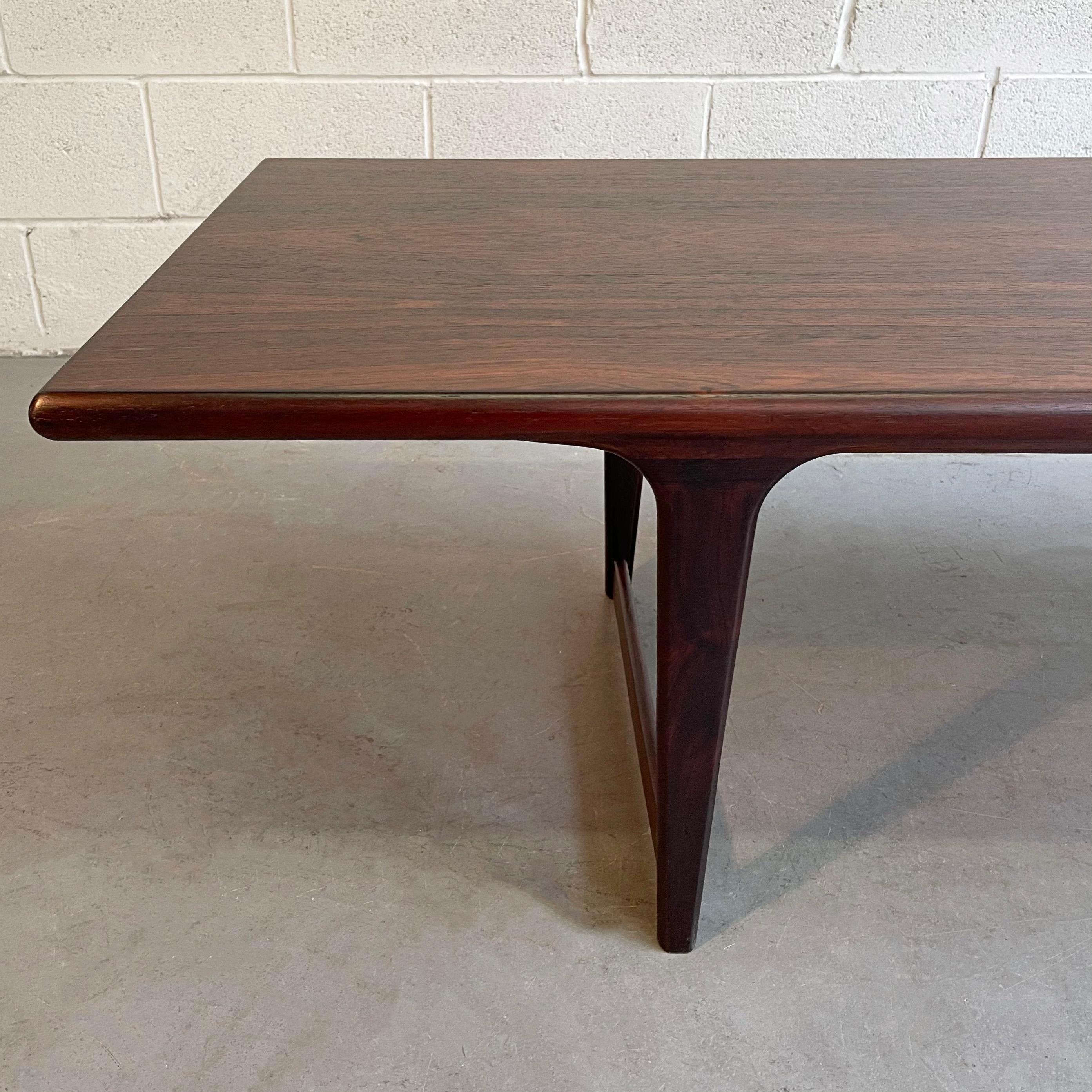 Danish Modern Rosewood Coffee Table For Sale 3