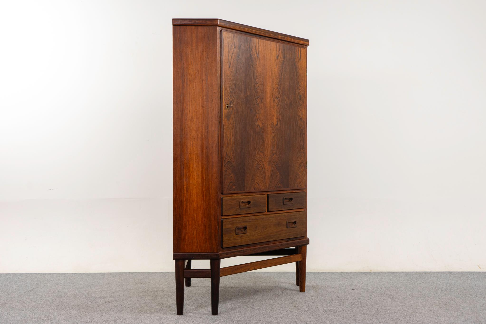 Dänischer moderner Eckschrank aus Palisanderholz im Angebot 4