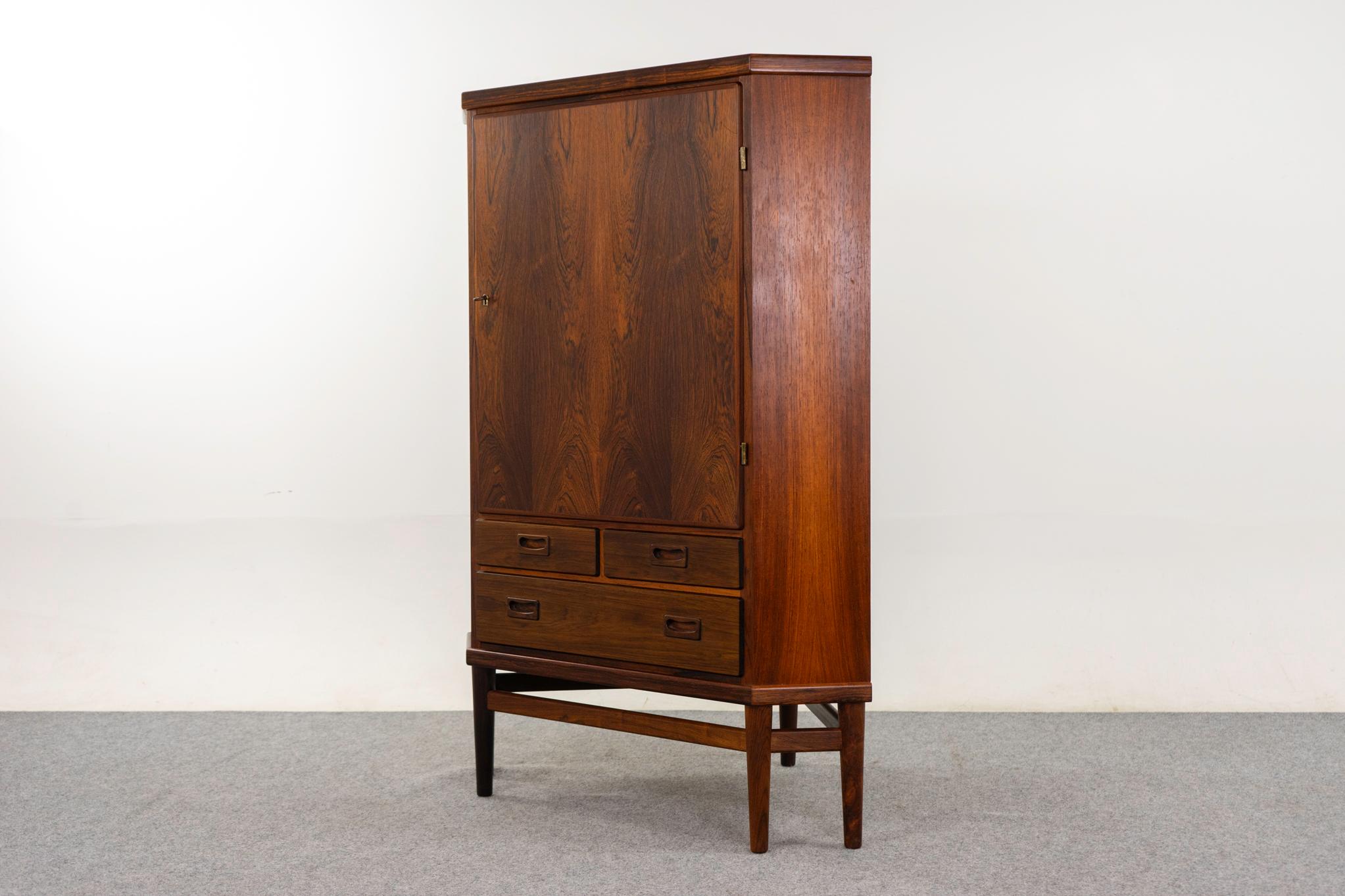 Dänischer moderner Eckschrank aus Palisanderholz im Angebot 2