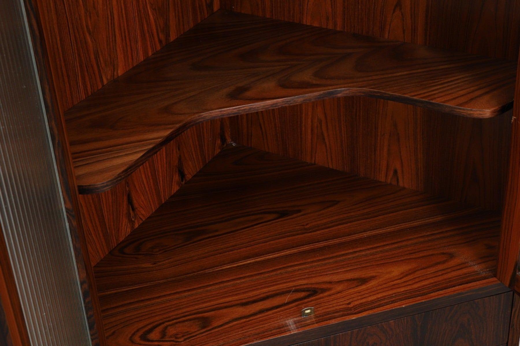 20ième siècle Unité d'angle danoise moderne en bois de rose avec verre cannelé en vente