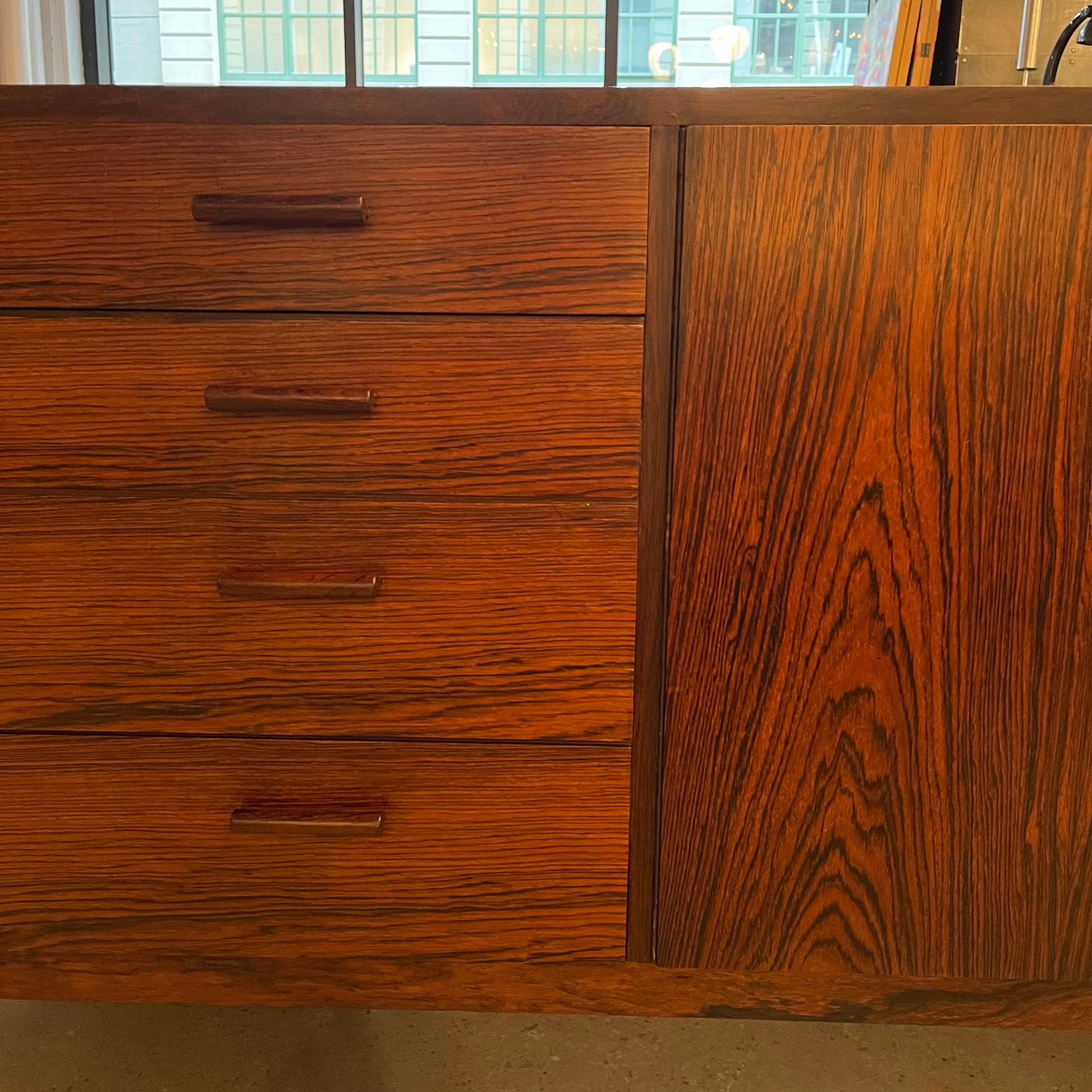 Danish Modern Rosewood Credenza Sideboard For Sale 1