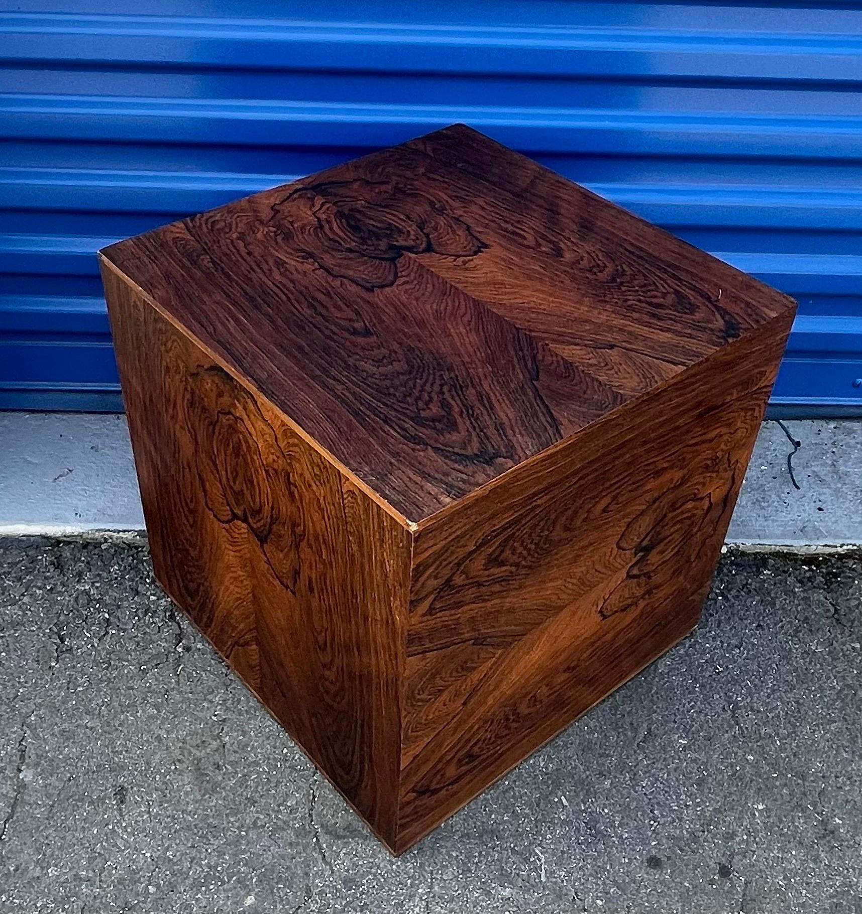 Danish Modern Rosewood Cube Side Table For Sale 1
