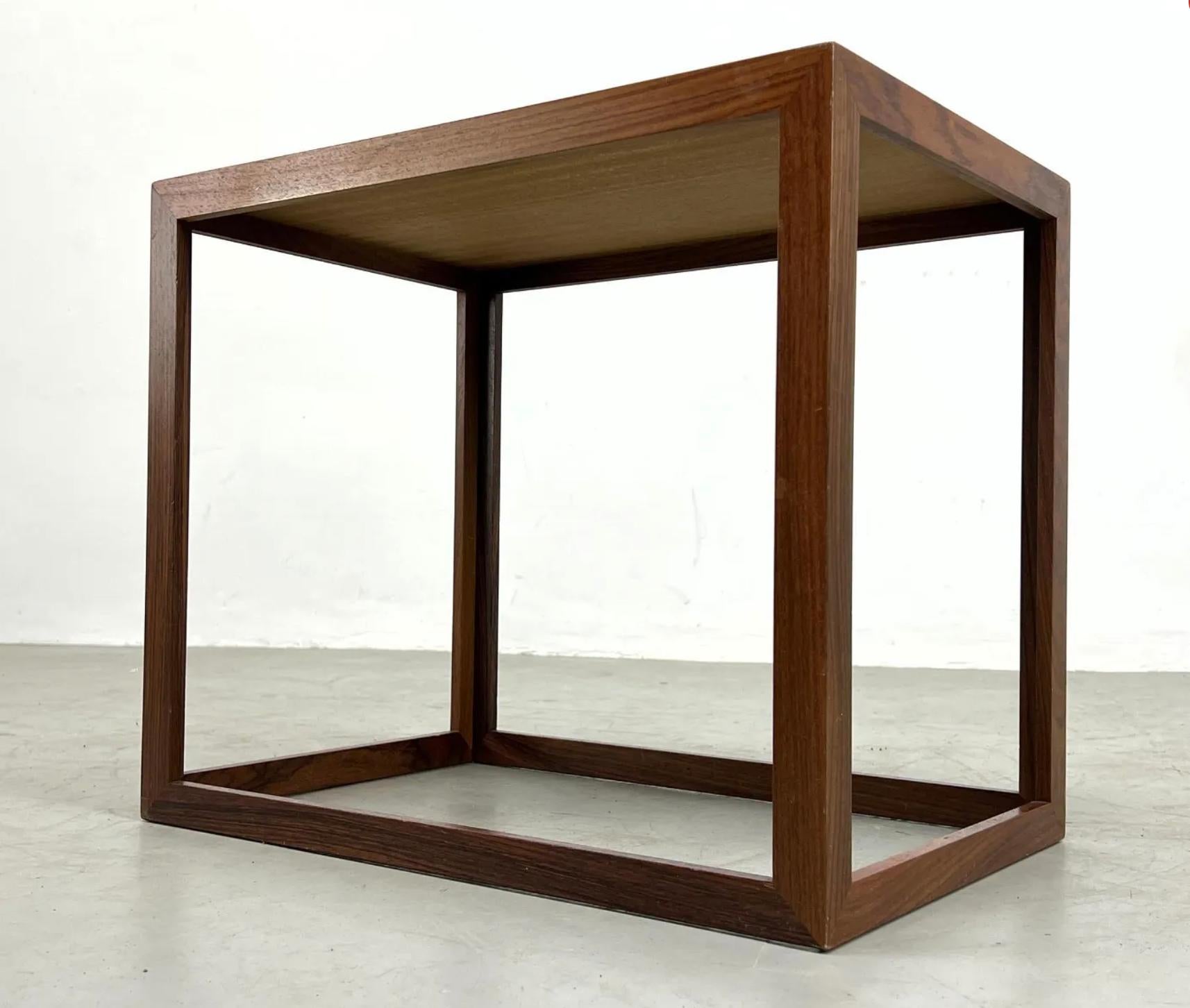 Table cubique danoise moderne en bois de rose Bon état - En vente à New York, NY