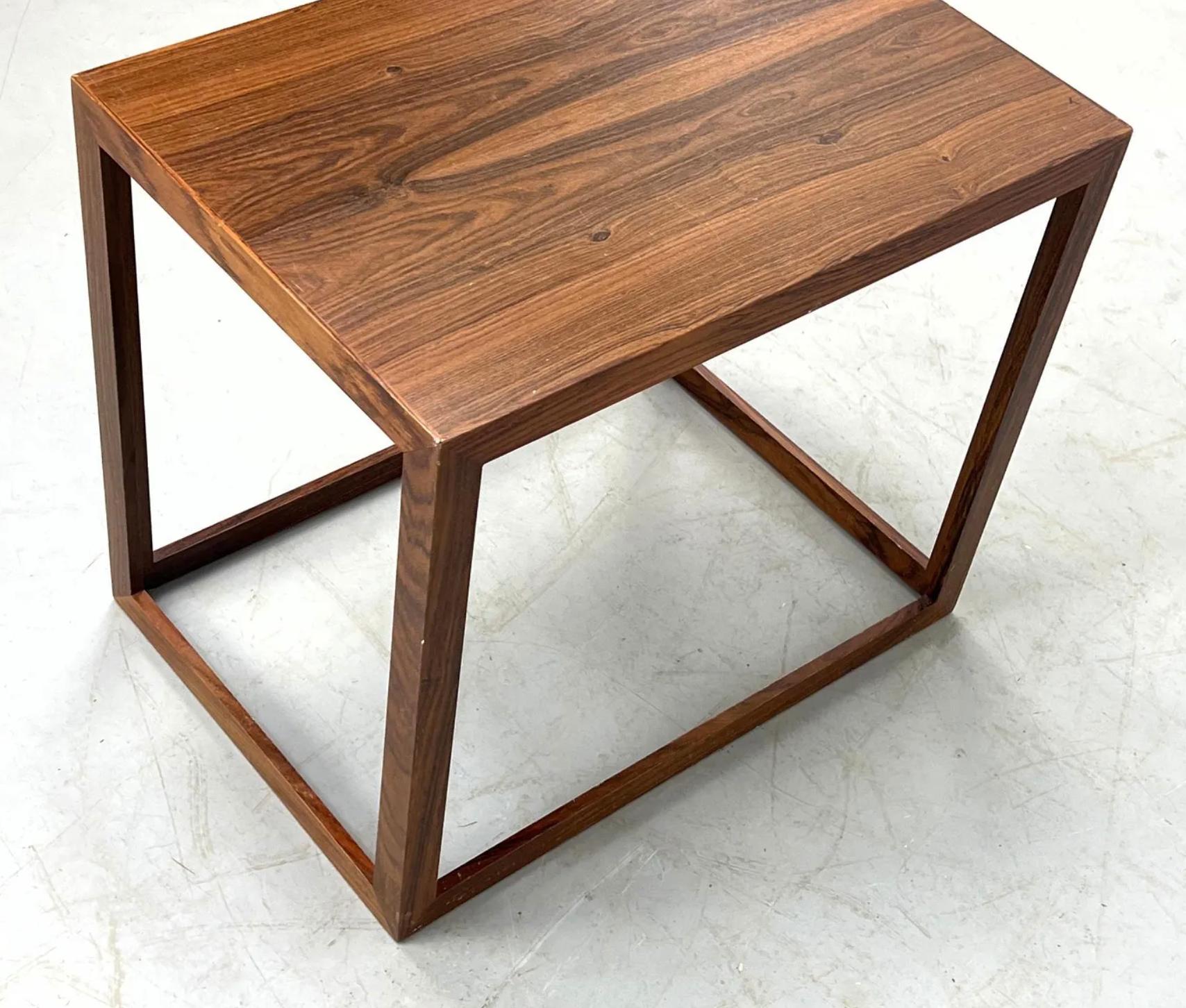 Table cubique danoise moderne en bois de rose en vente 1
