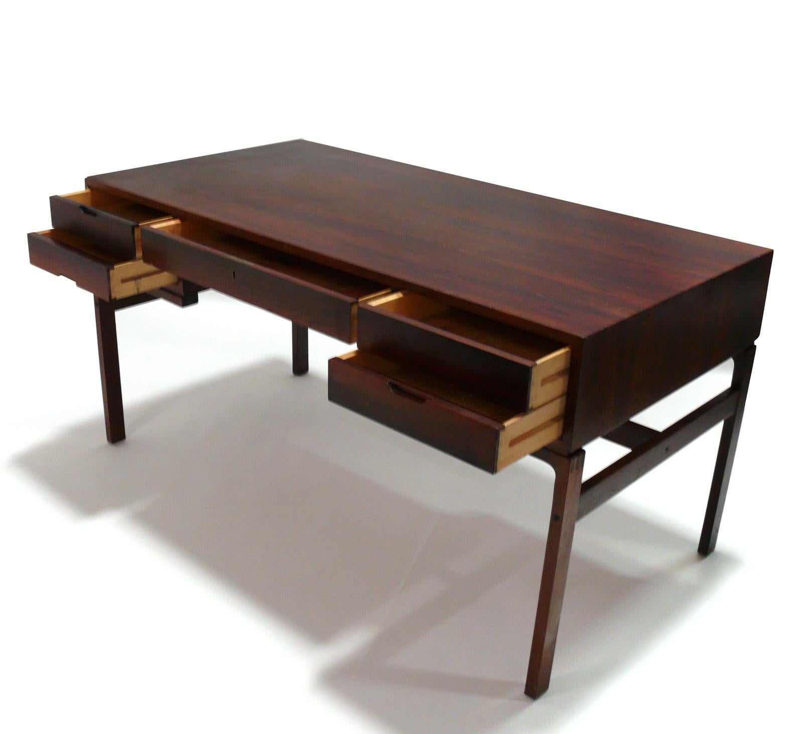 Danish Modern Rosewood Desk by Arne Wahl Iversen Refinished In Good Condition In Atlanta, GA