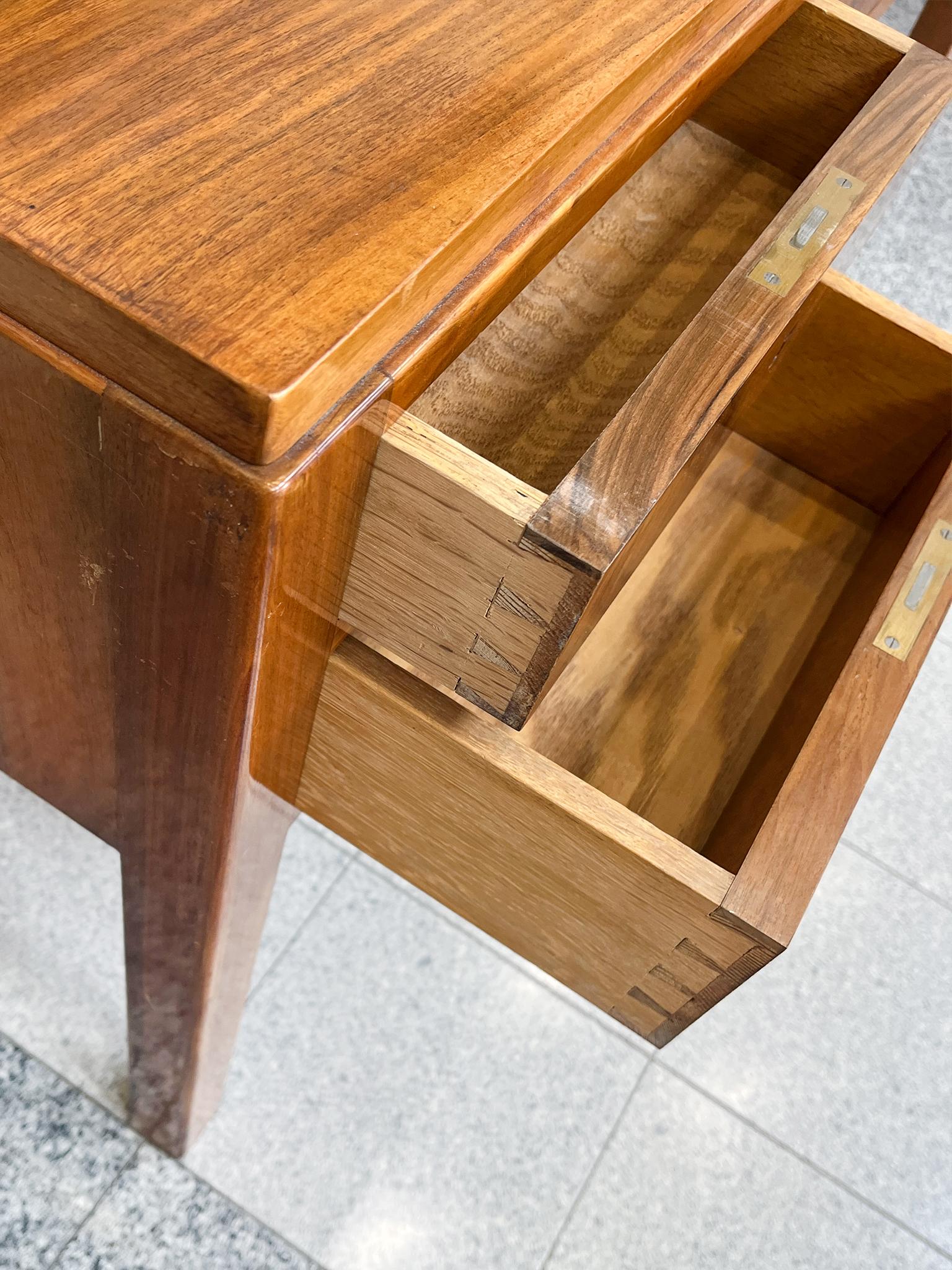 Bureau moderne danois en bois de rose par Erik Wørts en vente 3